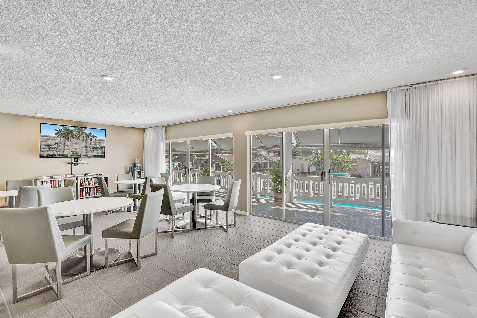 3050 NE 47th Ct 106