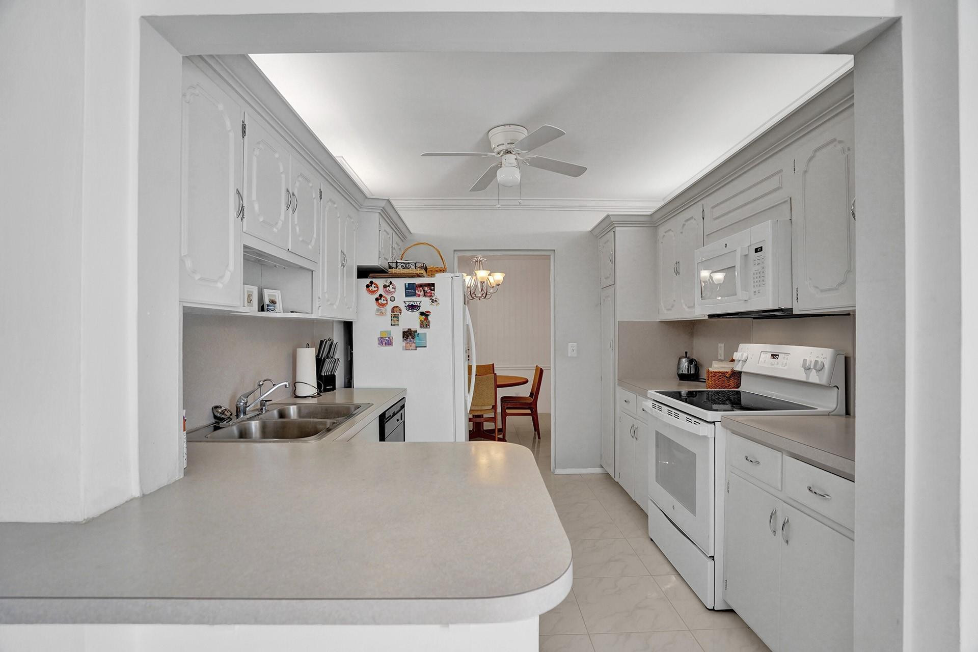 3050 NE 47th Ct 106