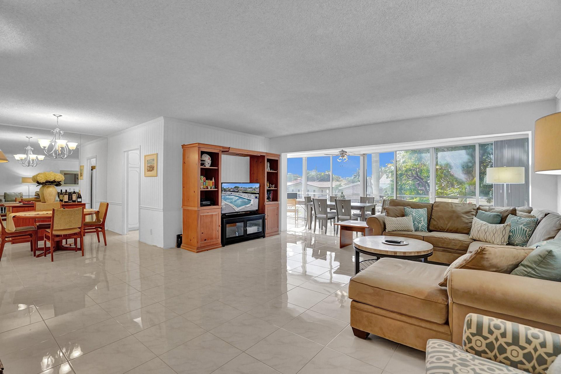 3050 NE 47th Ct 106