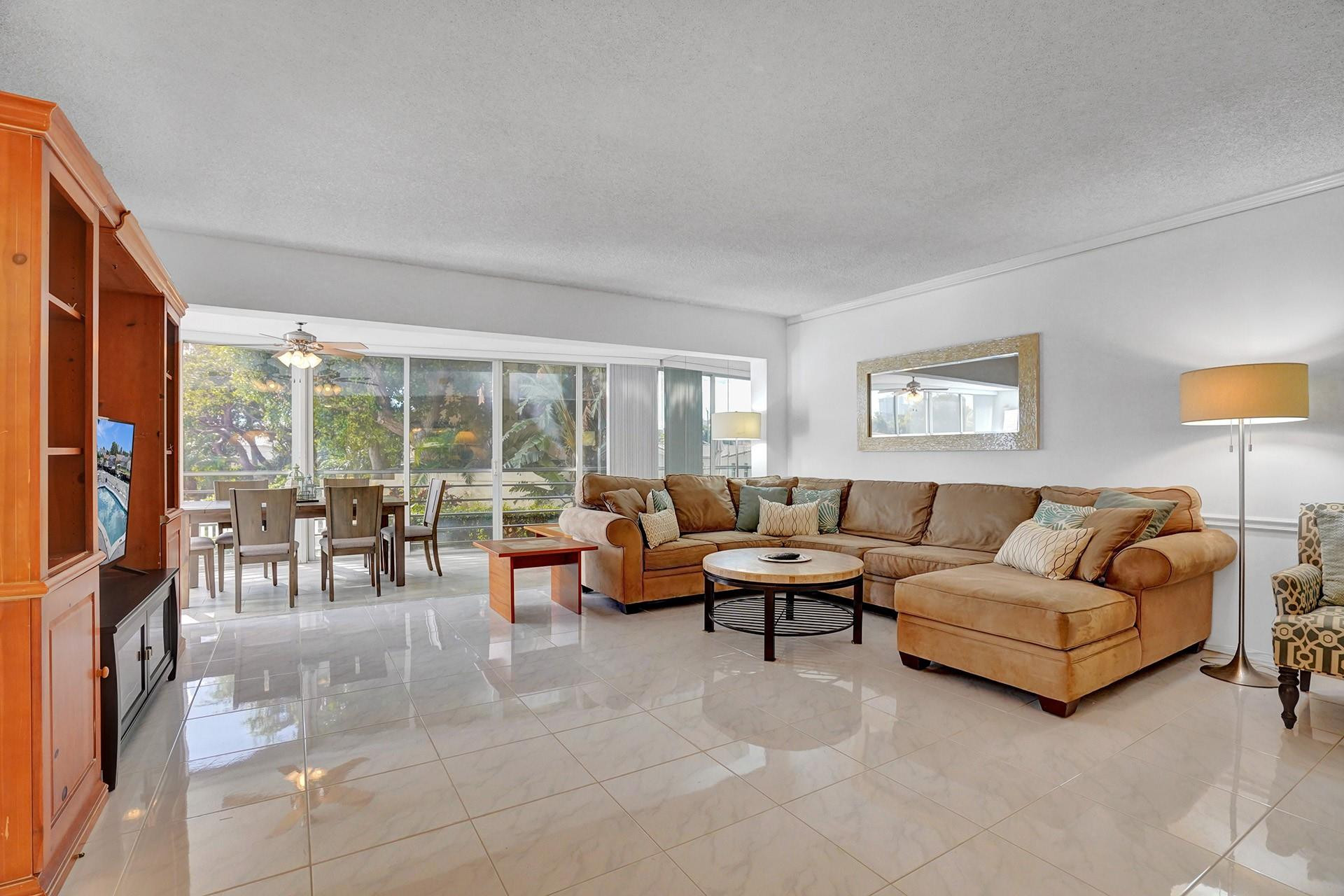 3050 NE 47th Ct 106