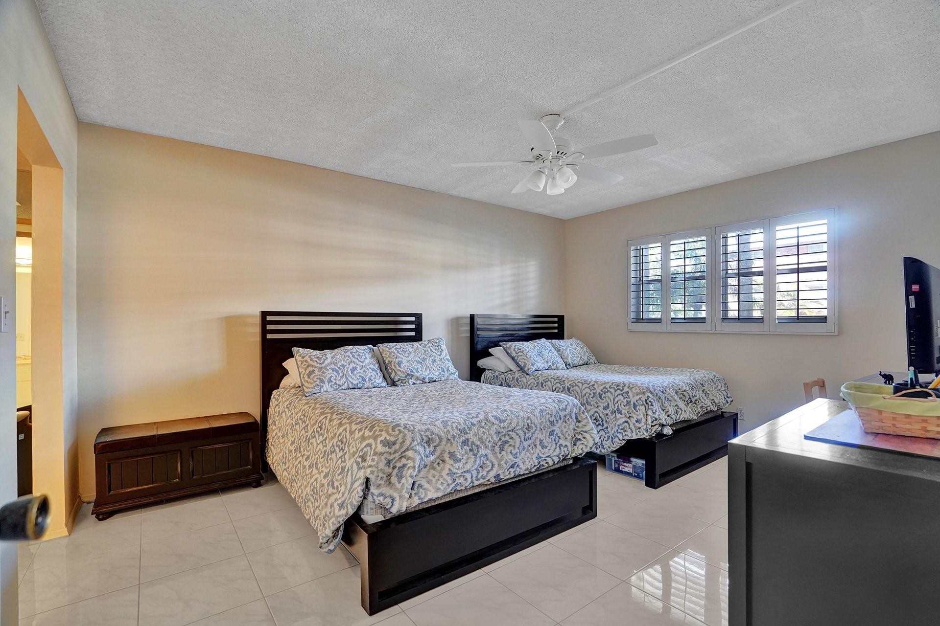 3050 NE 47th Ct 106