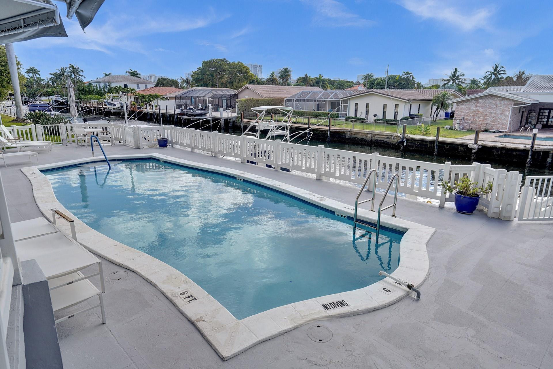 3050 NE 47th Ct 106
