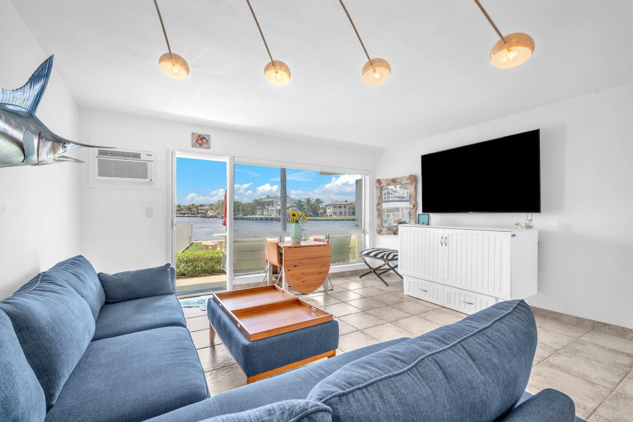 1105 S Riverside Dr 106