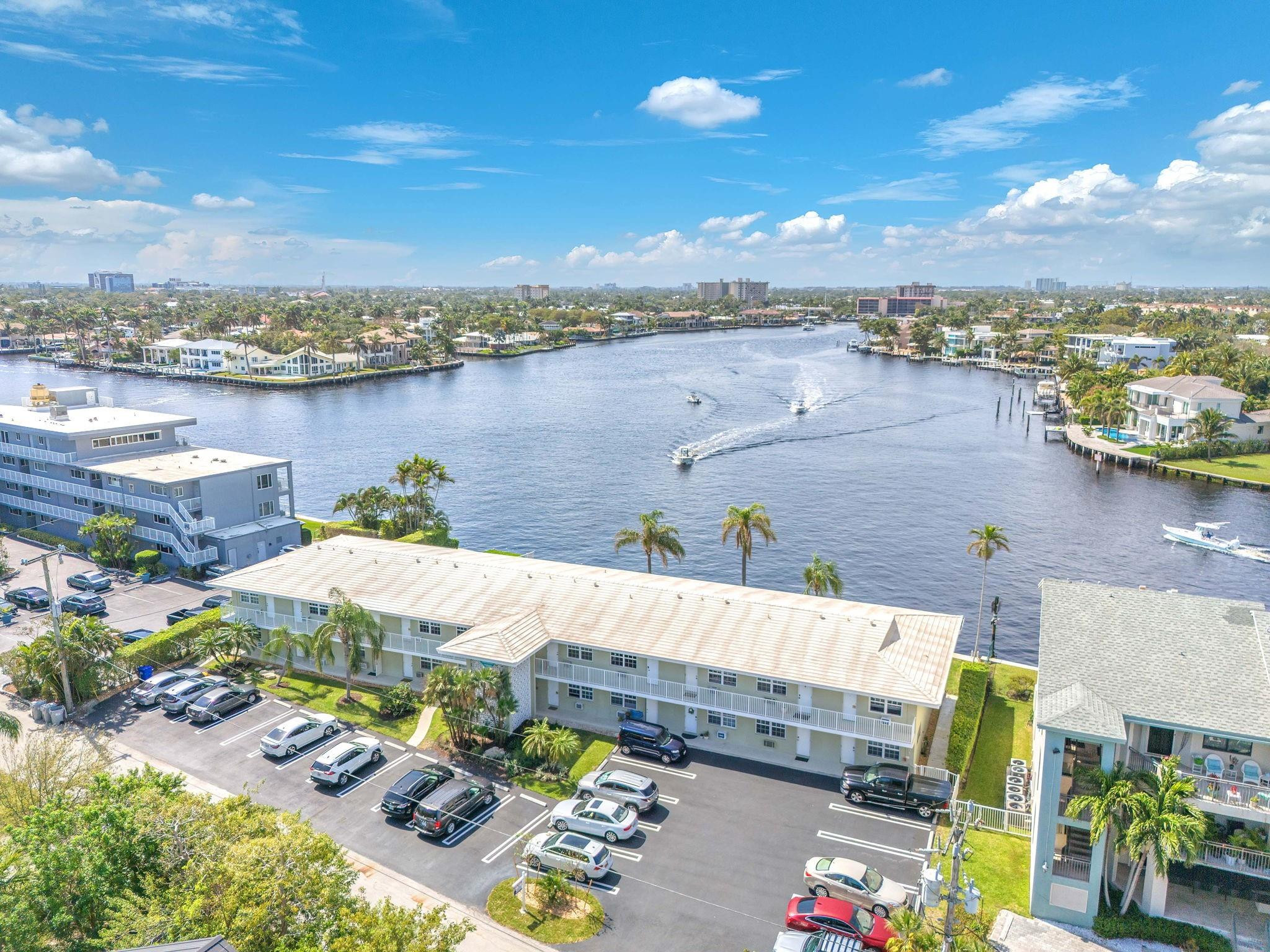 1105 S Riverside Dr 106