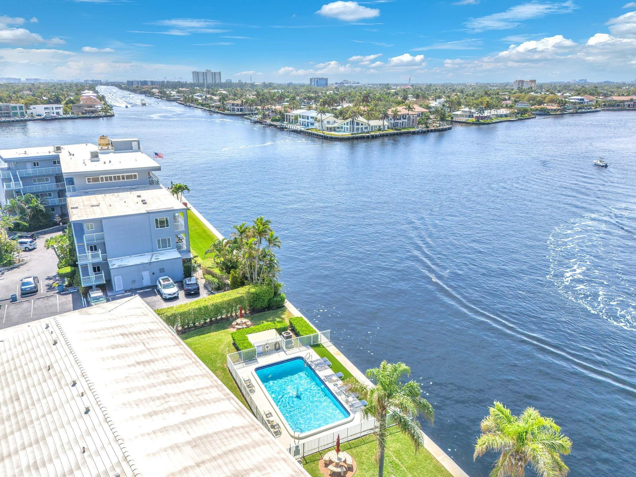 1105 S Riverside Dr 106