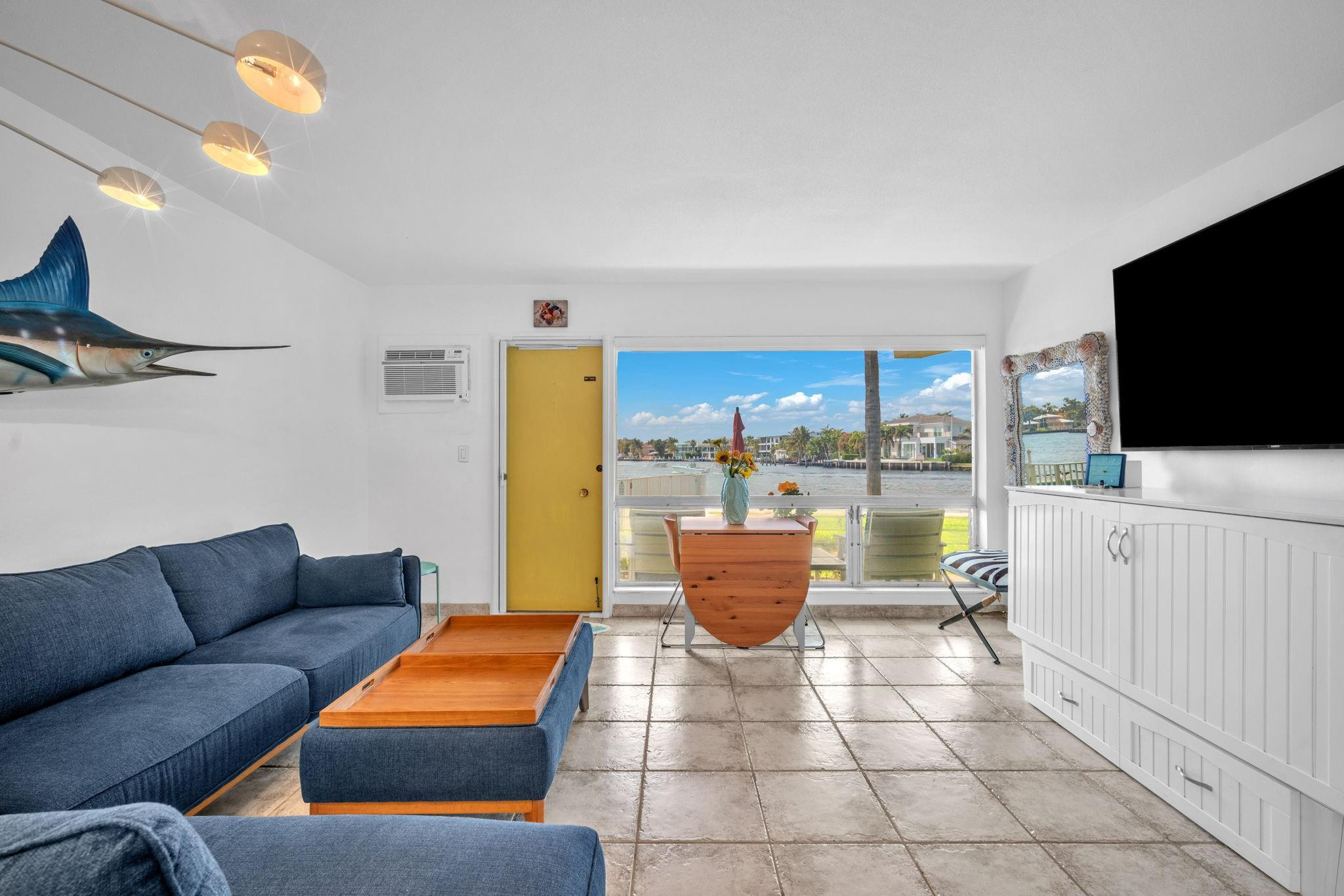 1105 S Riverside Dr 106