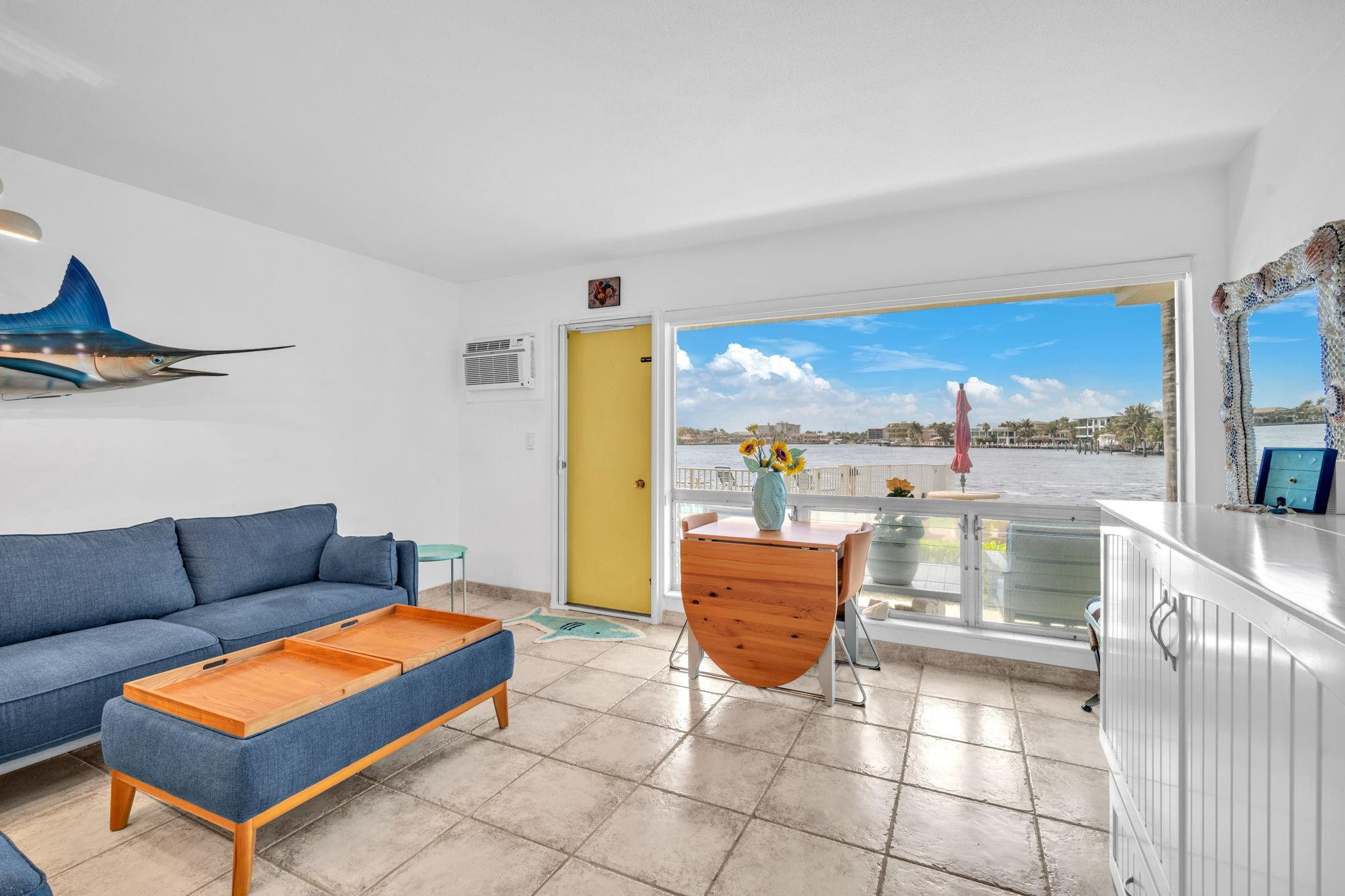 1105 S Riverside Dr 106