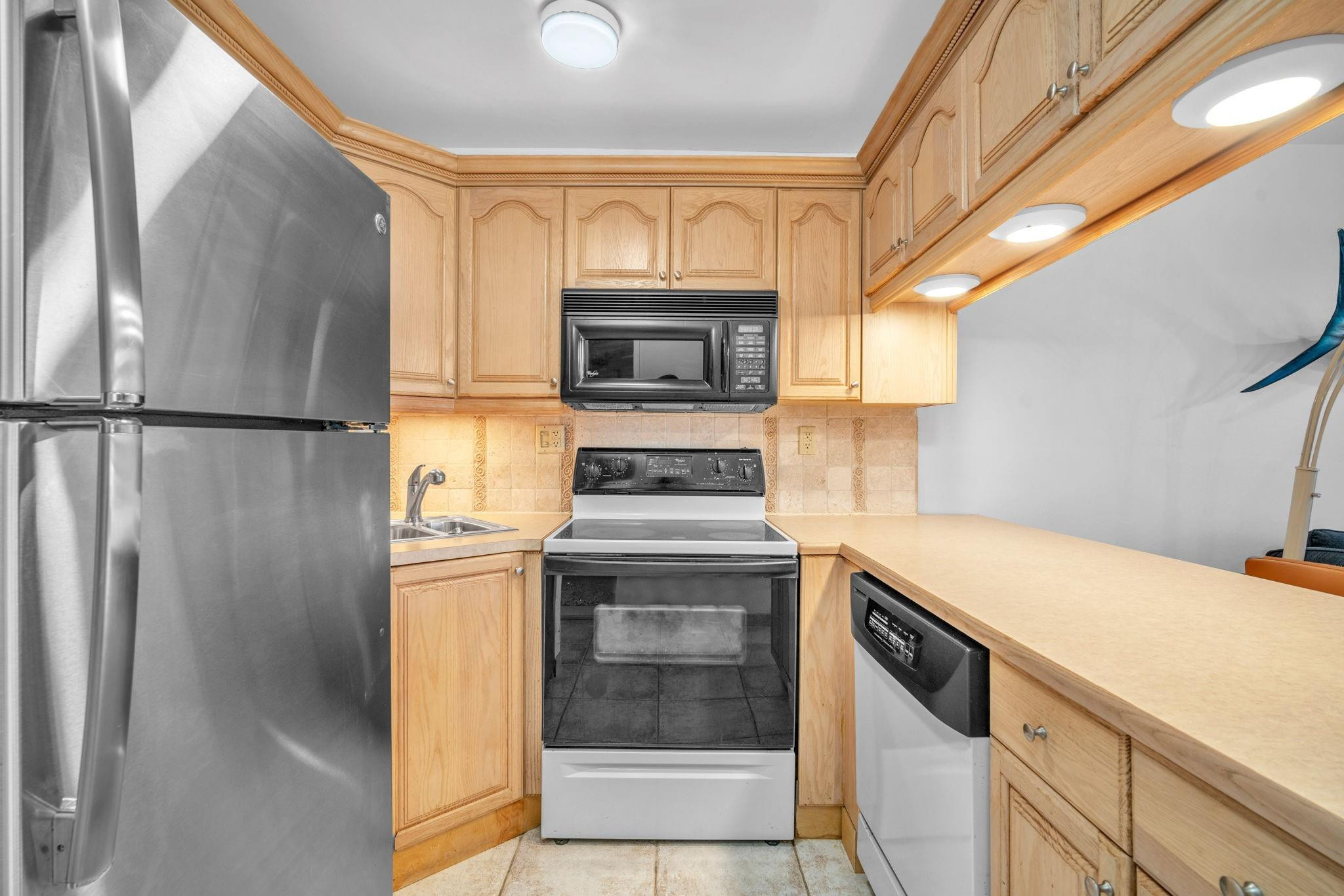 1105 S Riverside Dr 106