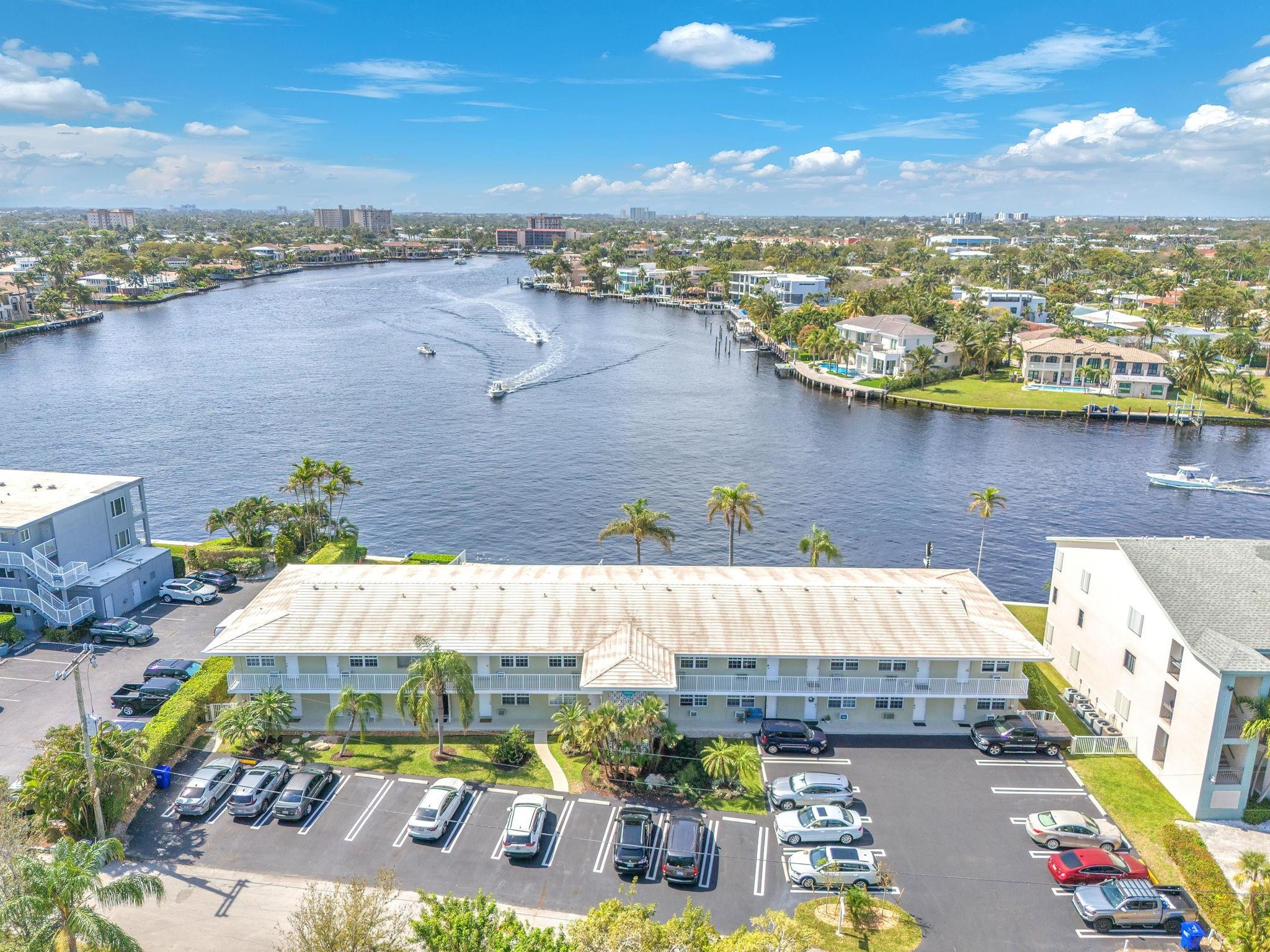 1105 S Riverside Dr 106