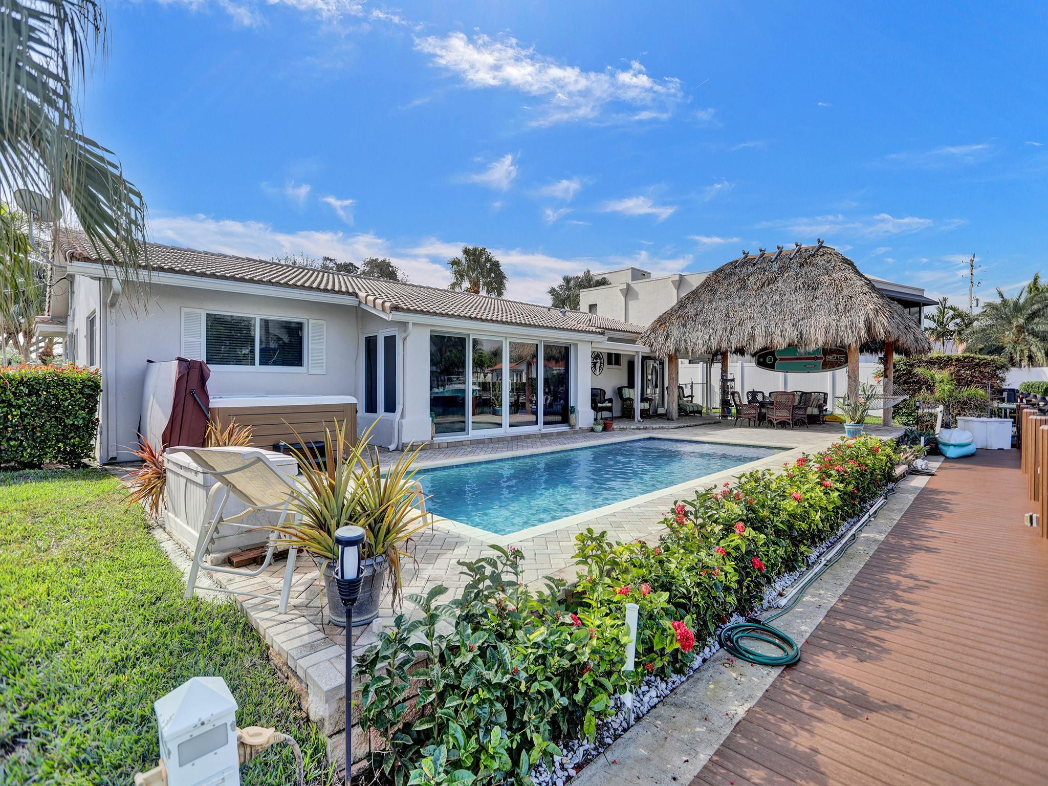 2641 NE 9th Court