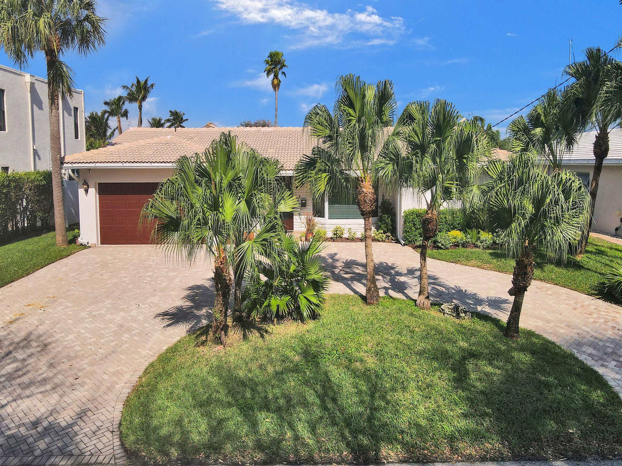 2641 NE 9th Court
