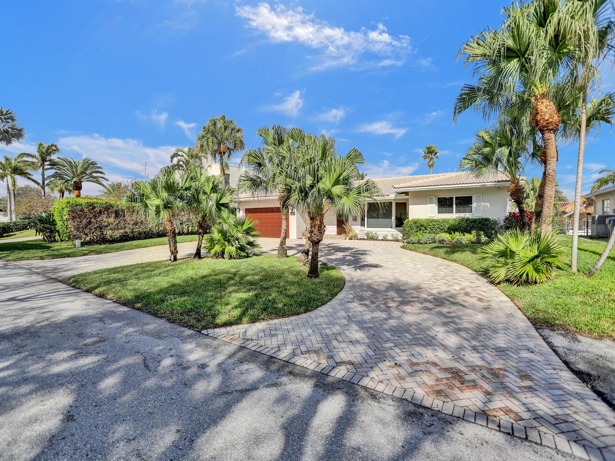 2641 NE 9th Court