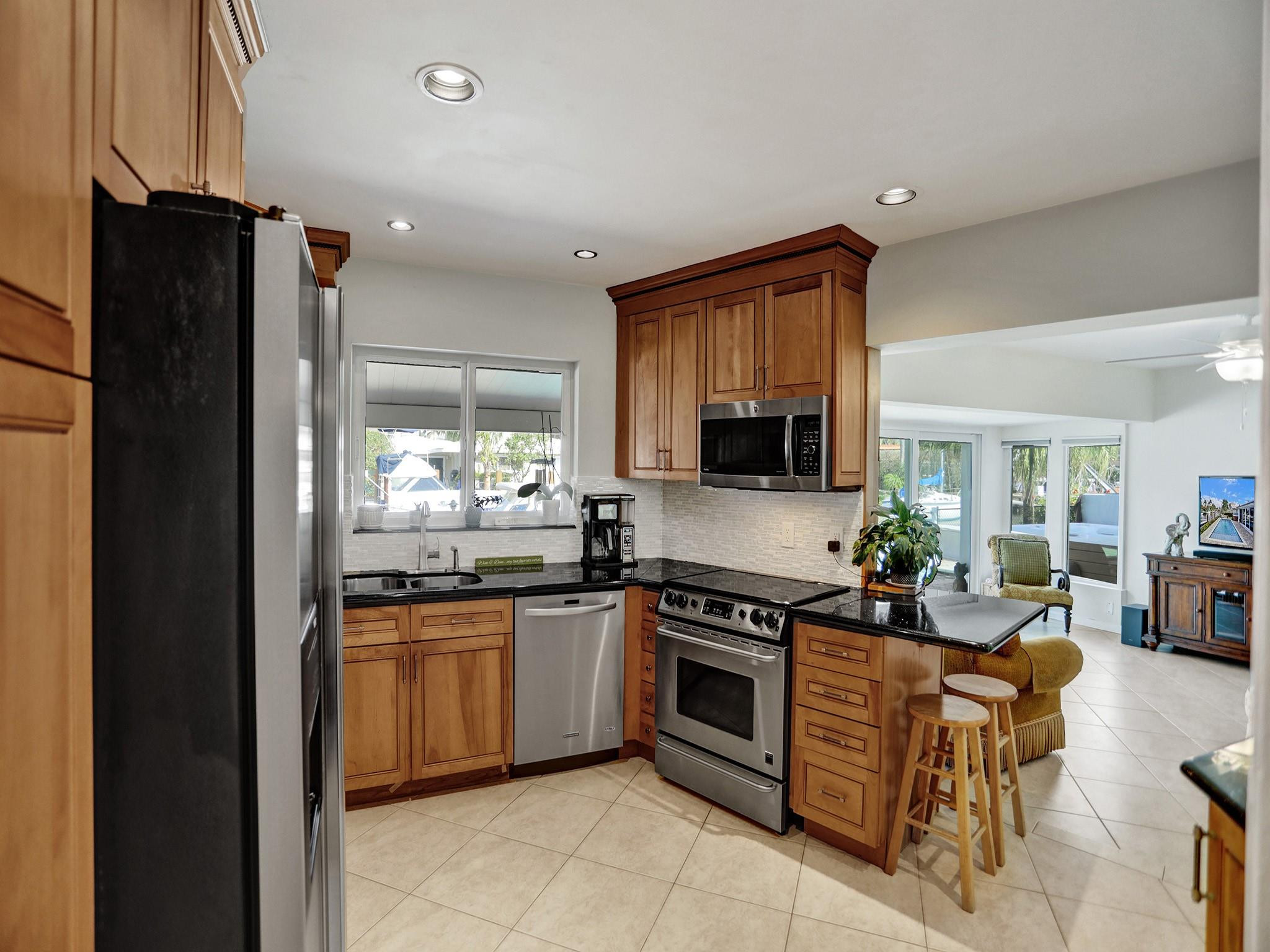 2641 NE 9th Court