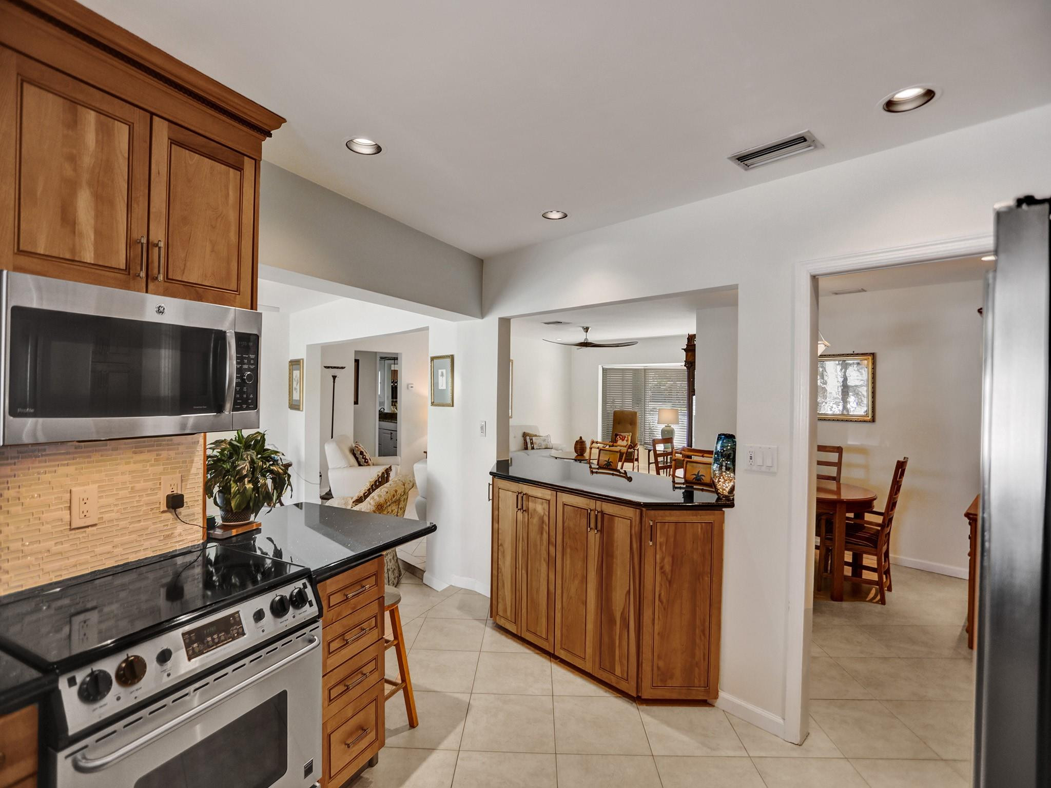 2641 NE 9th Court