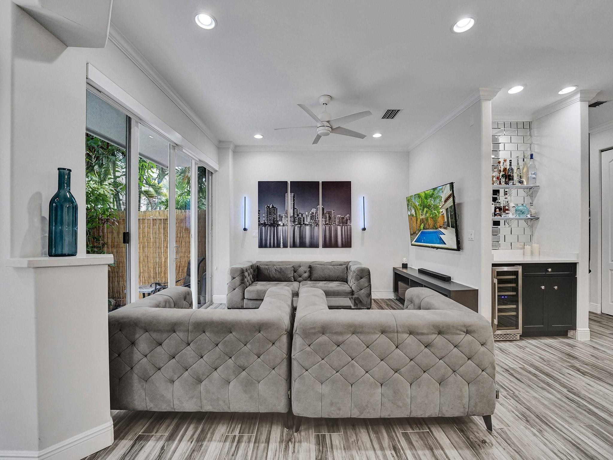 1364 Bayview Drive 1364