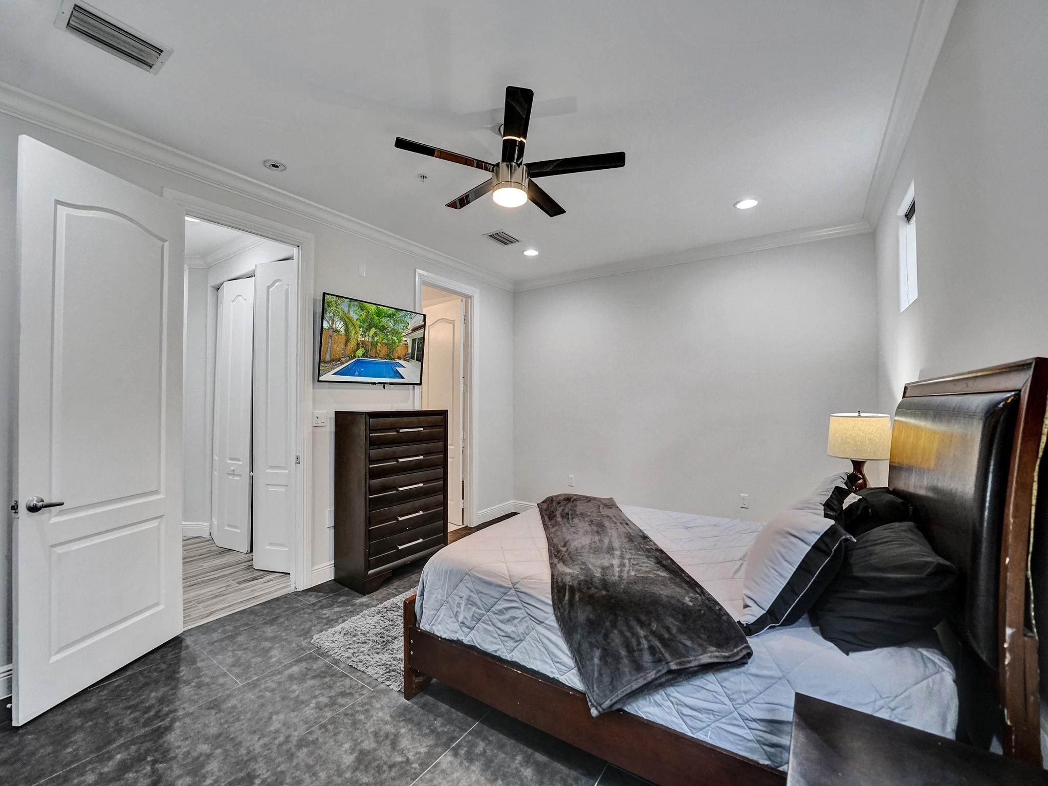 1364 Bayview Drive 1364