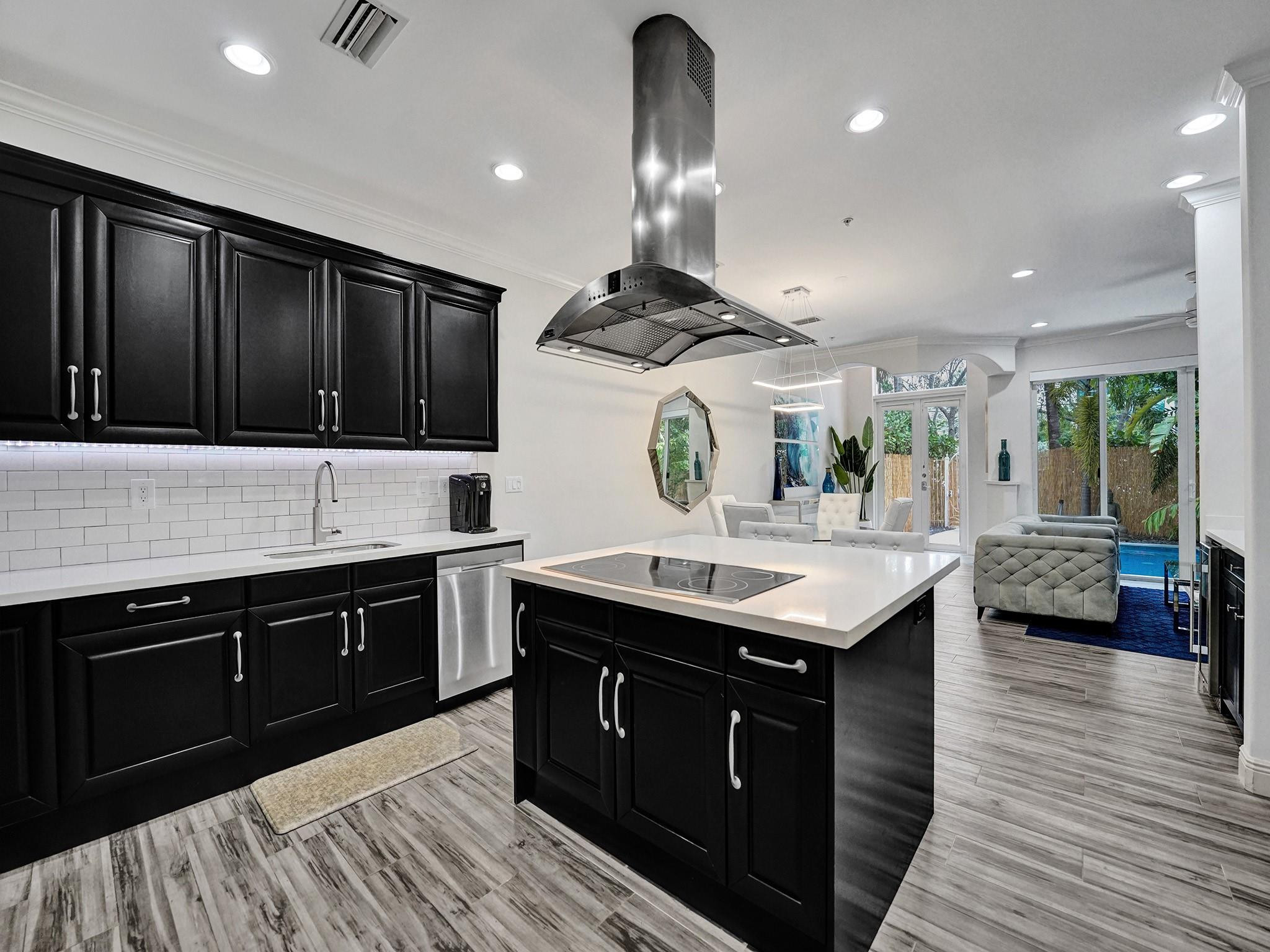 1364 Bayview Drive 1364