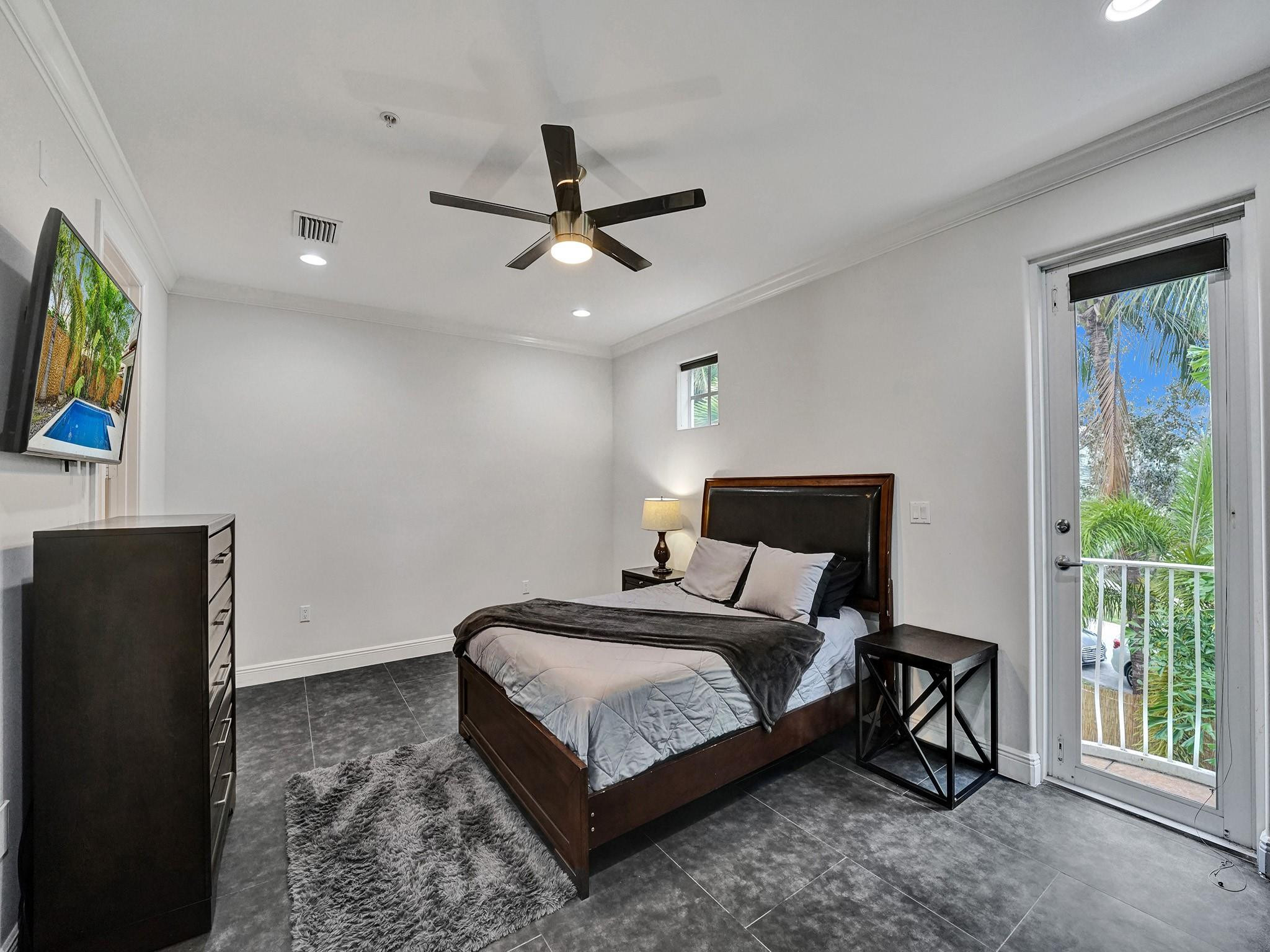 1364 Bayview Drive 1364