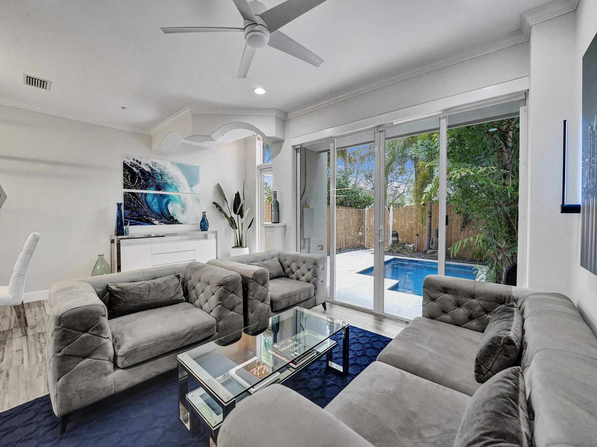 1364 Bayview Drive 1364