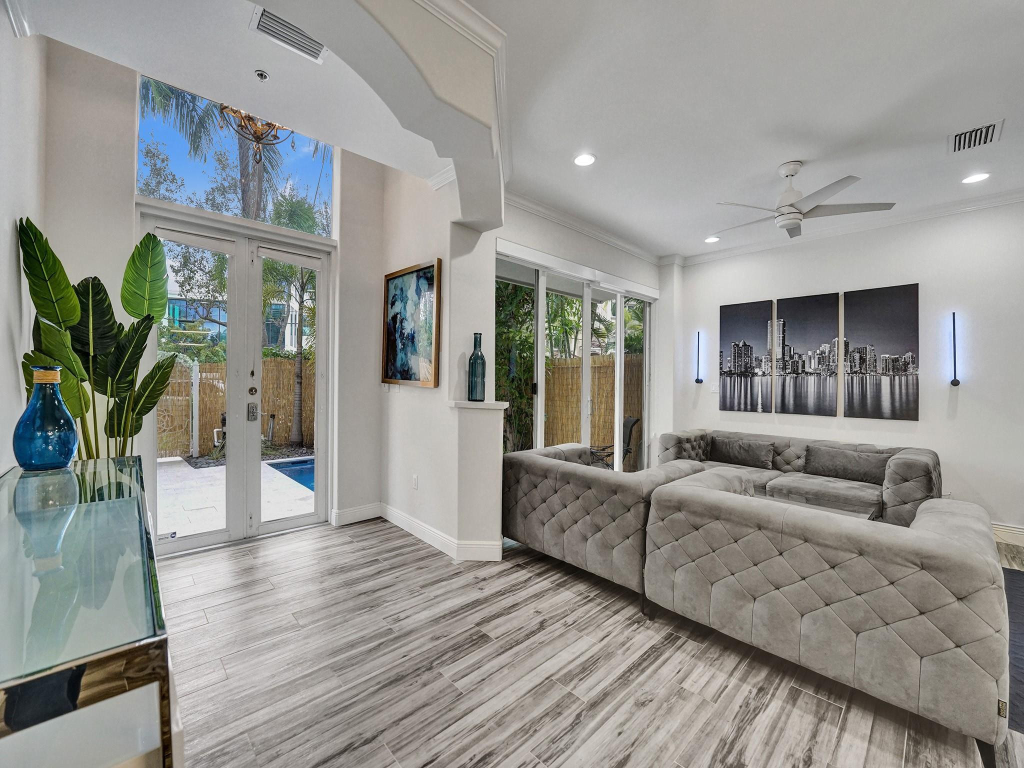 1364 Bayview Drive 1364