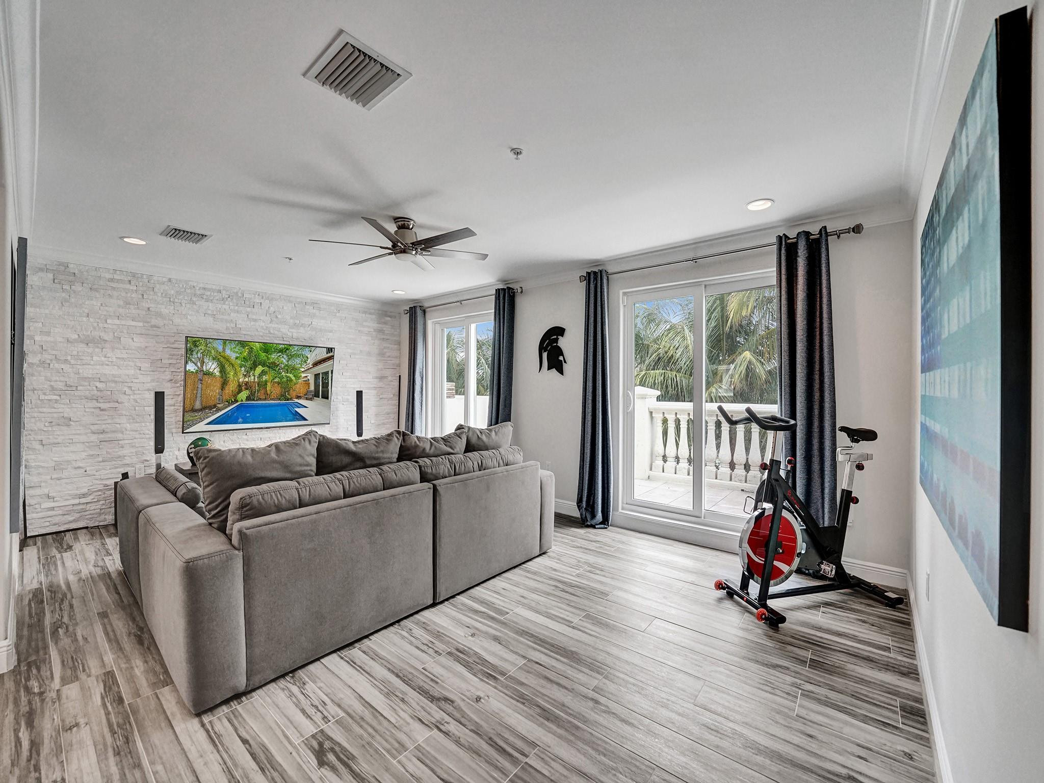 1364 Bayview Drive 1364