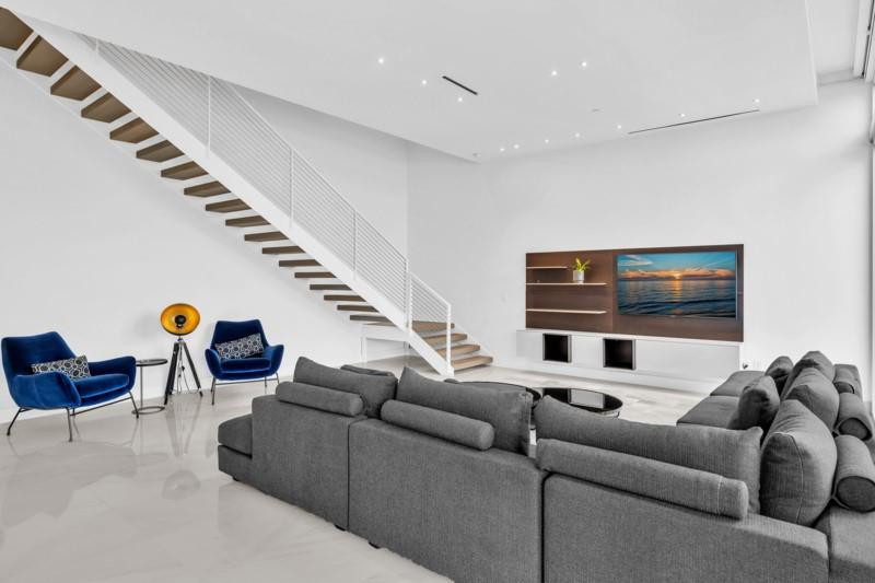 3750 Yacht Club Dr TH5