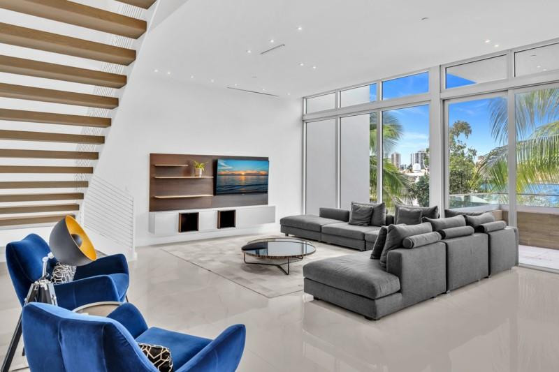 3750 Yacht Club Dr TH5