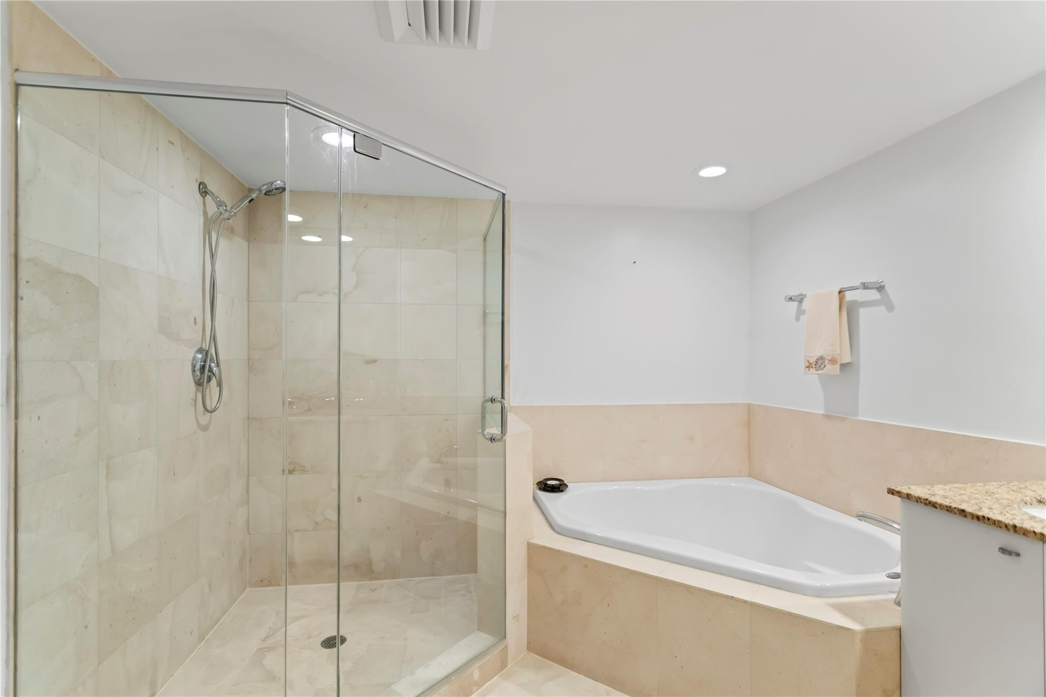 600 W Las Olas Blvd 1602