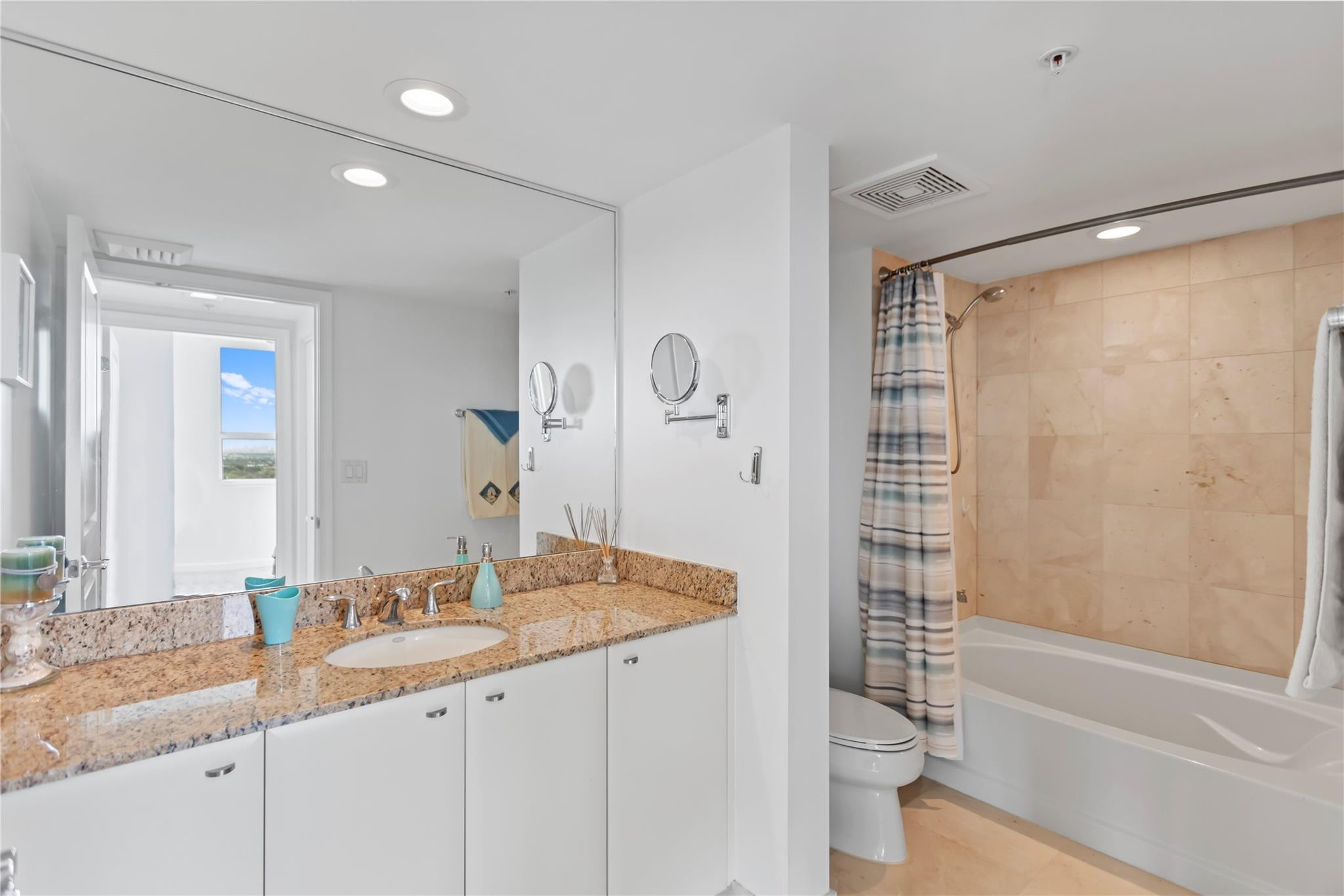 600 W Las Olas Blvd 1602