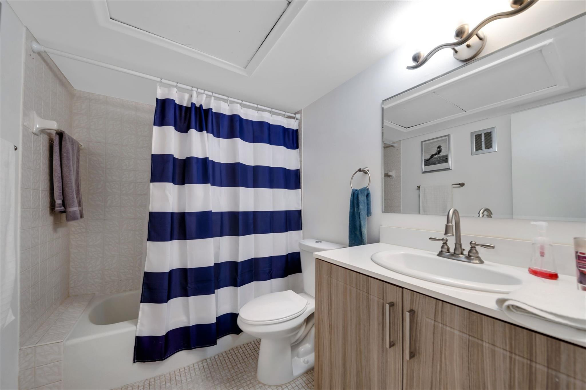 124 NE 19th Court 205B, Wilton Manors Unit: 205B