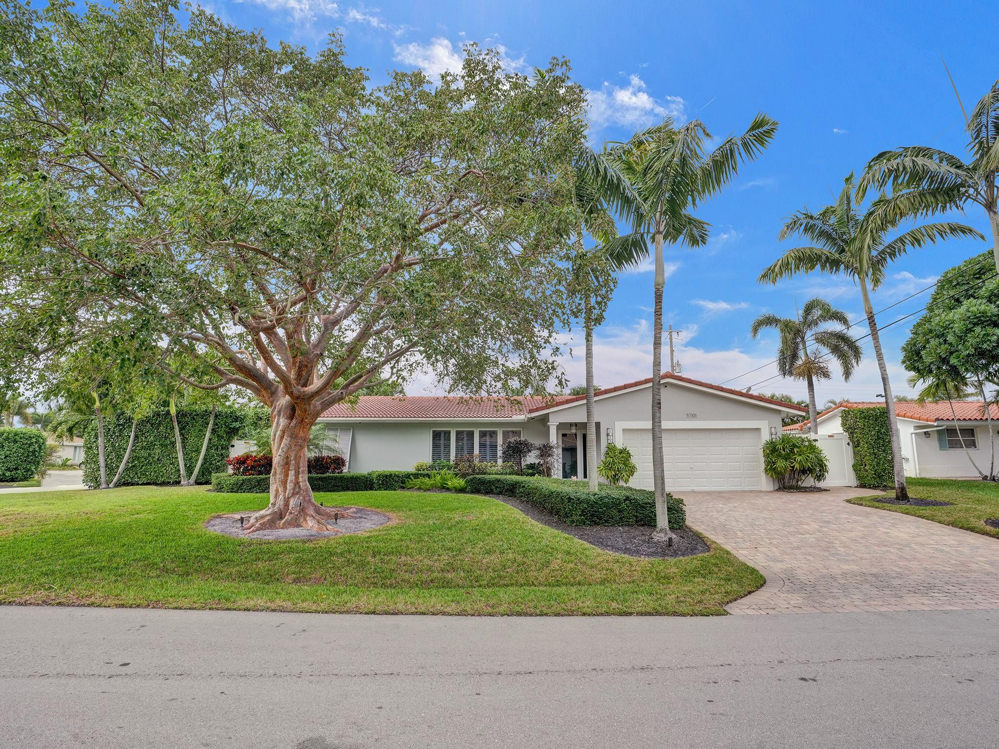 5701 NE 19th Ter