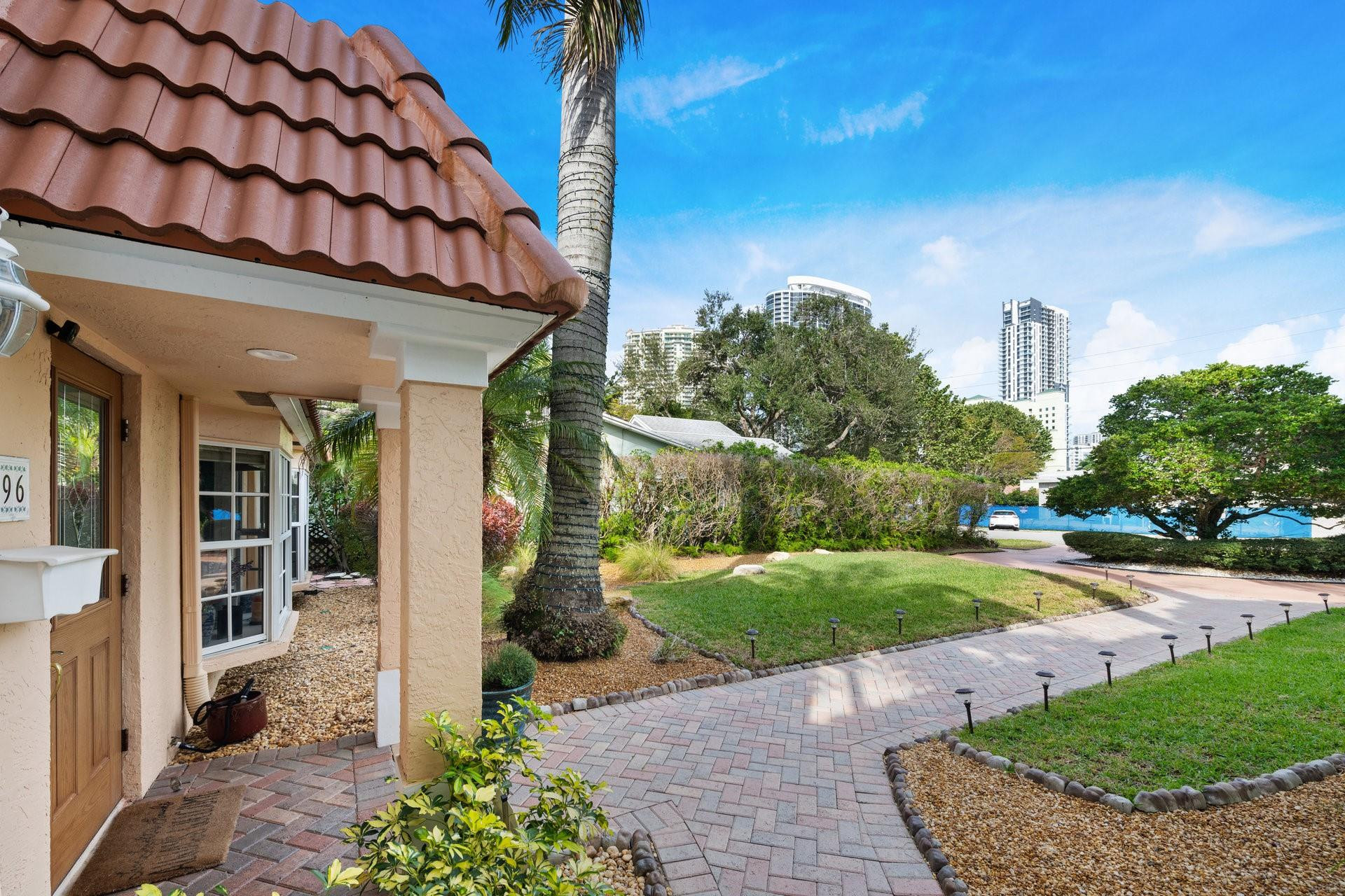 796 N Rio Vista Blvd