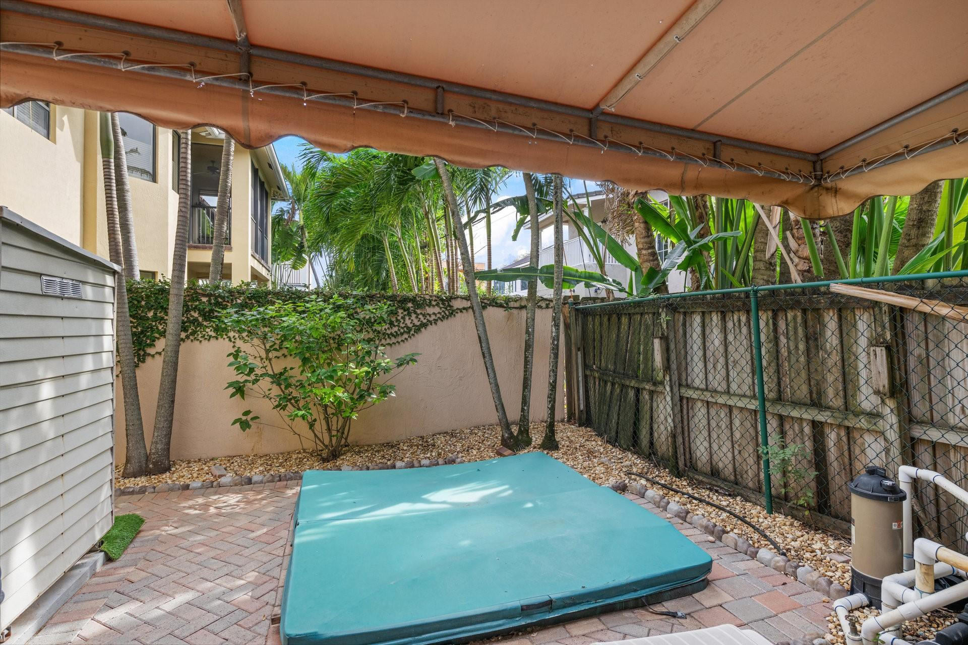 796 N Rio Vista Blvd