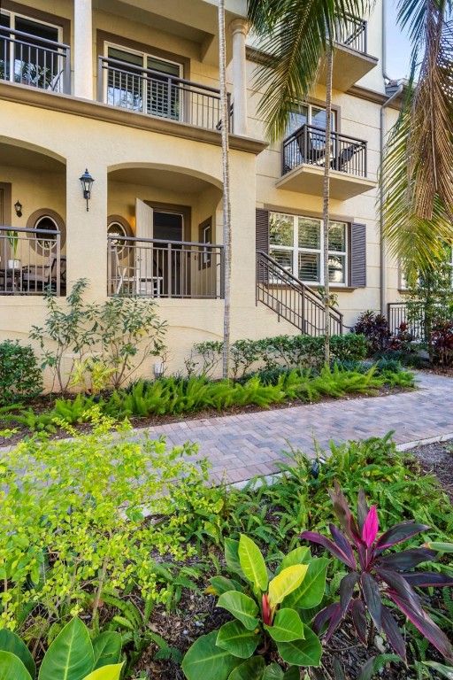 2625 NE 14th Ave 101