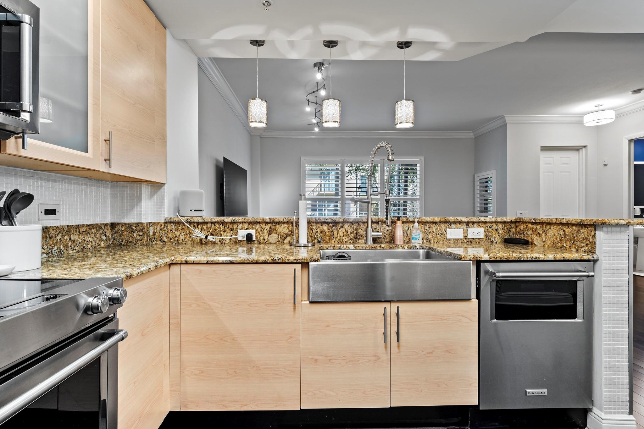 2625 NE 14th Ave 101