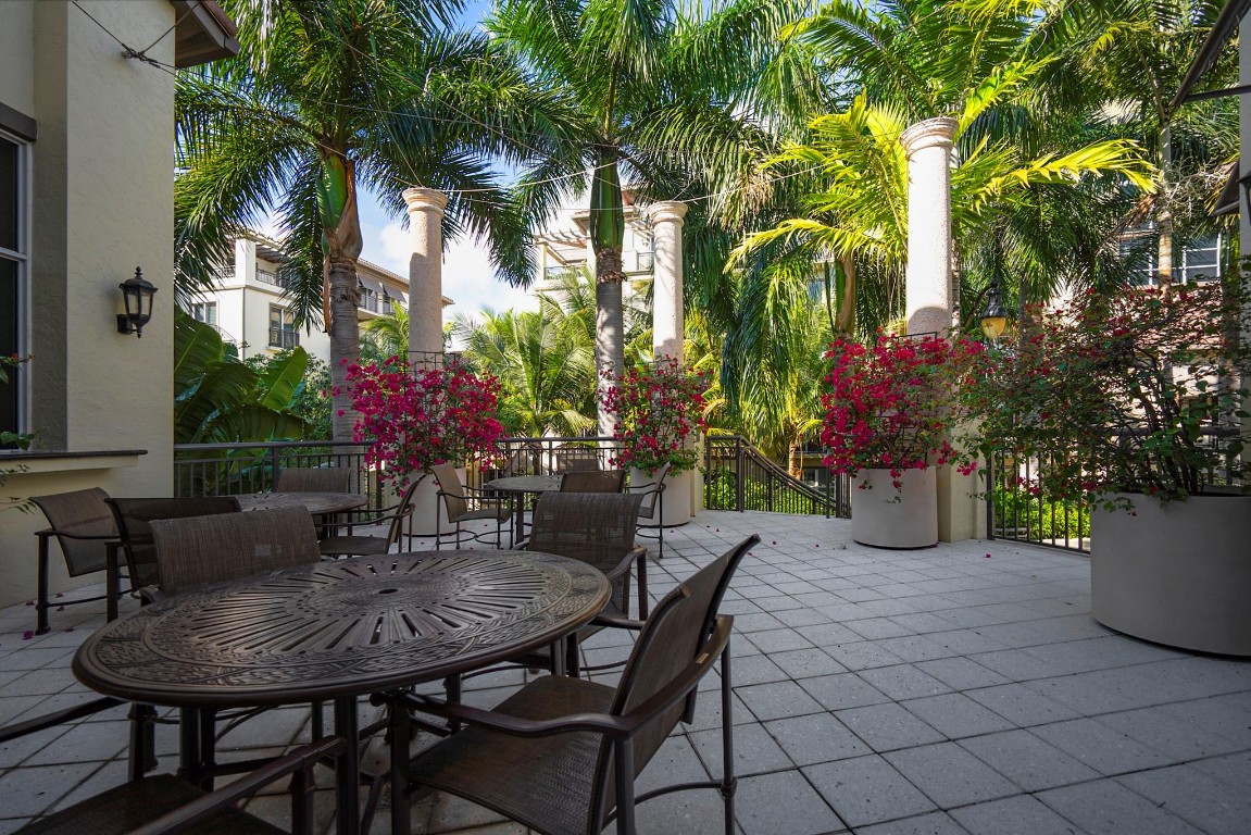 2625 NE 14th Ave 101