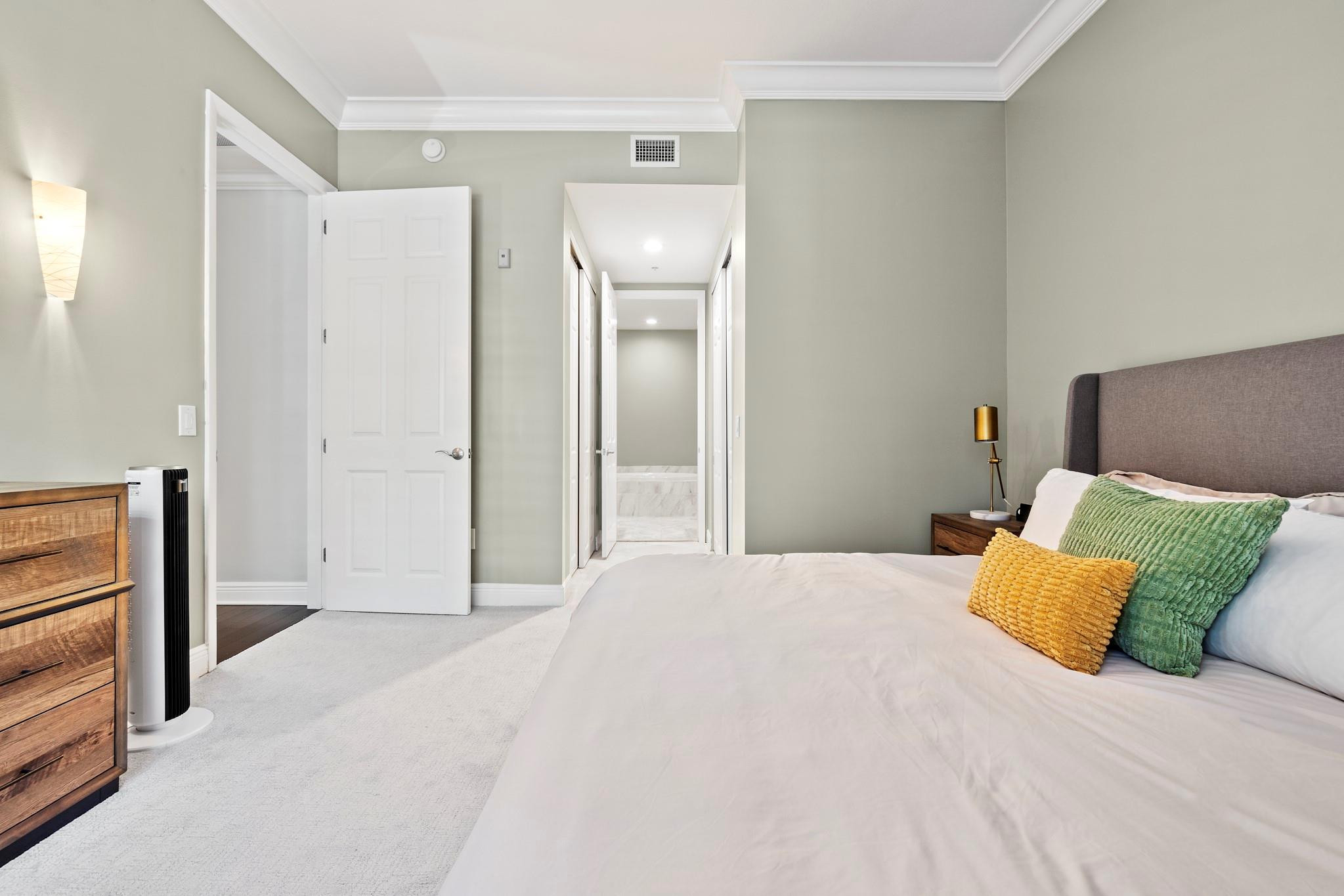 2625 NE 14th Ave 101