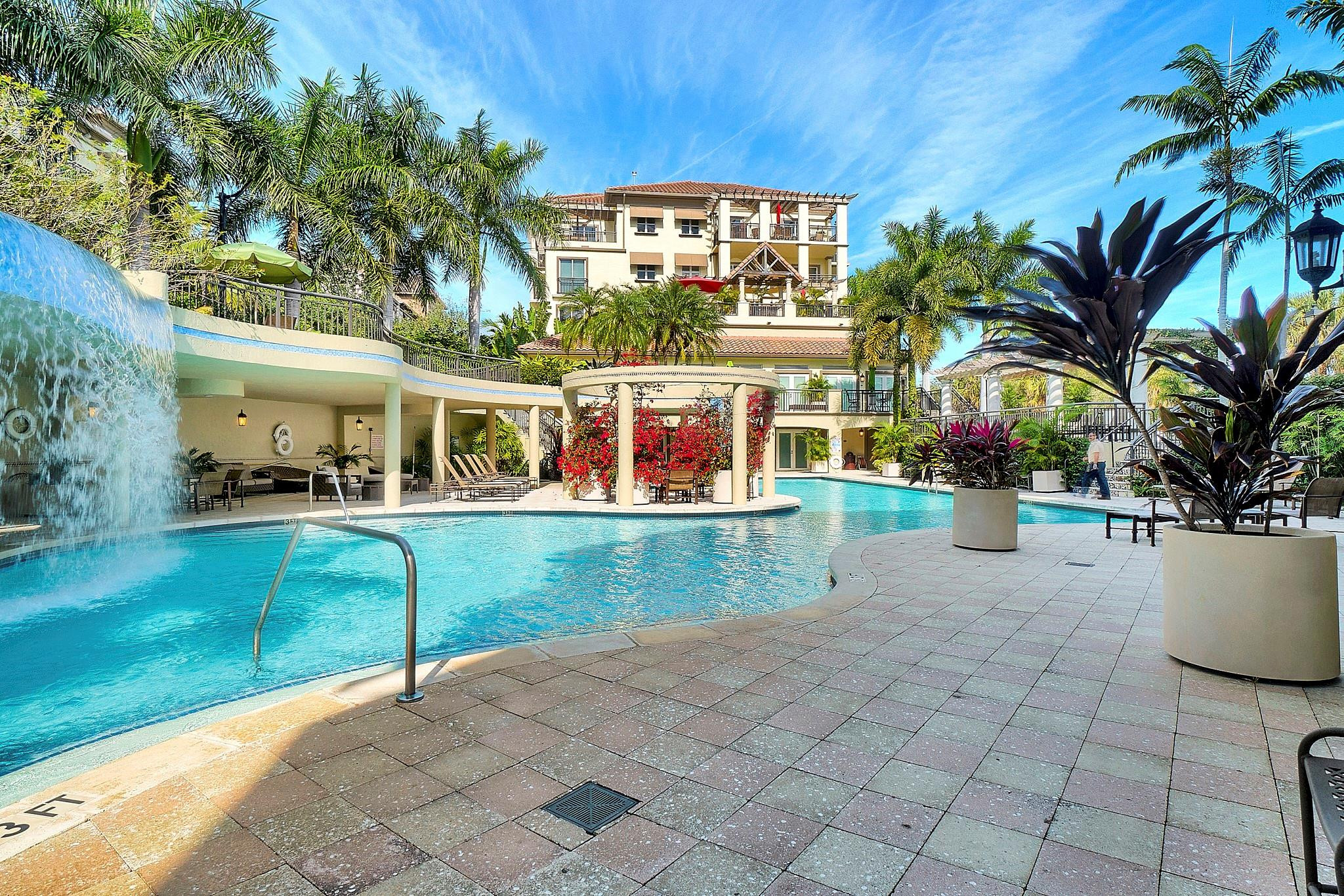 2625 NE 14th Ave 101