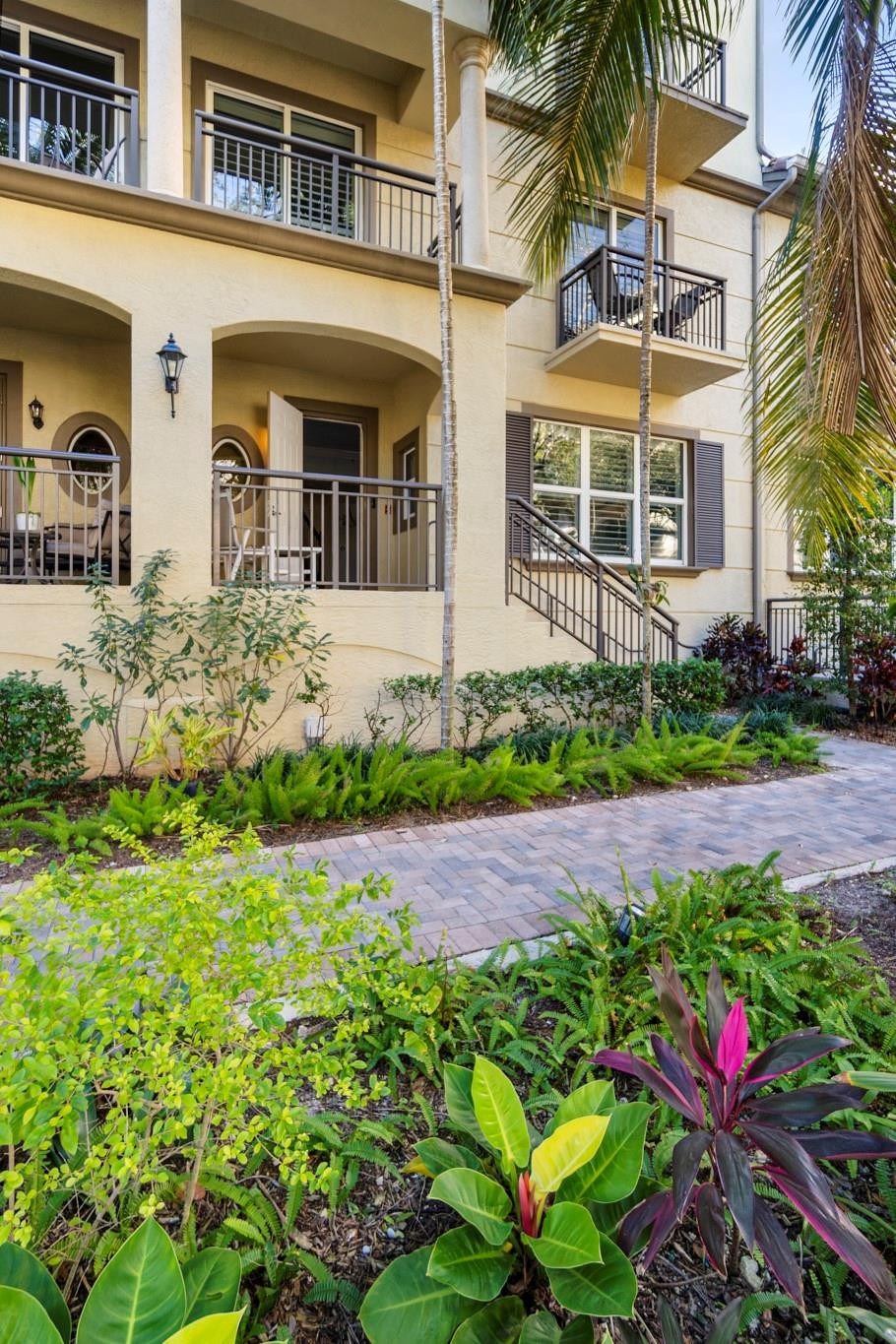 2625 NE 14th Ave 101