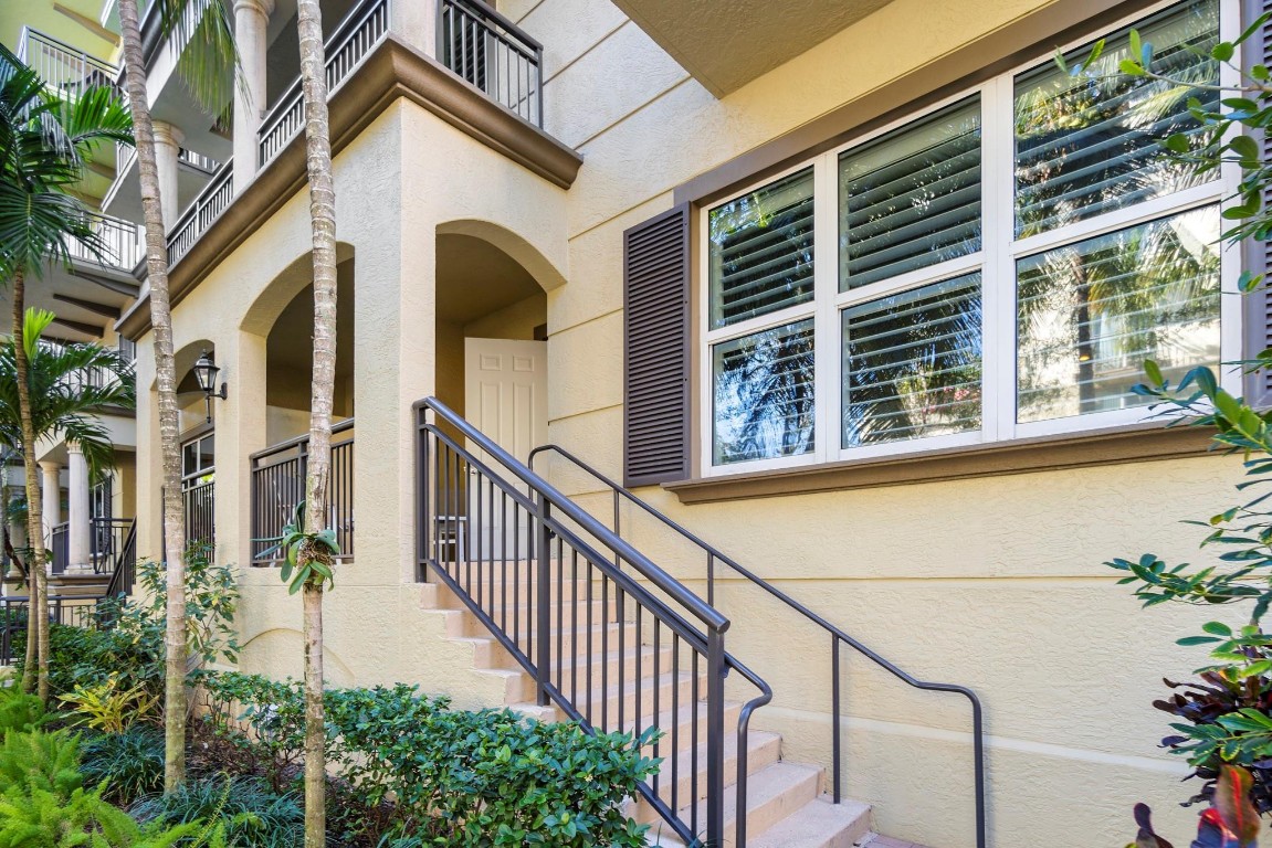 2625 NE 14th Ave 101