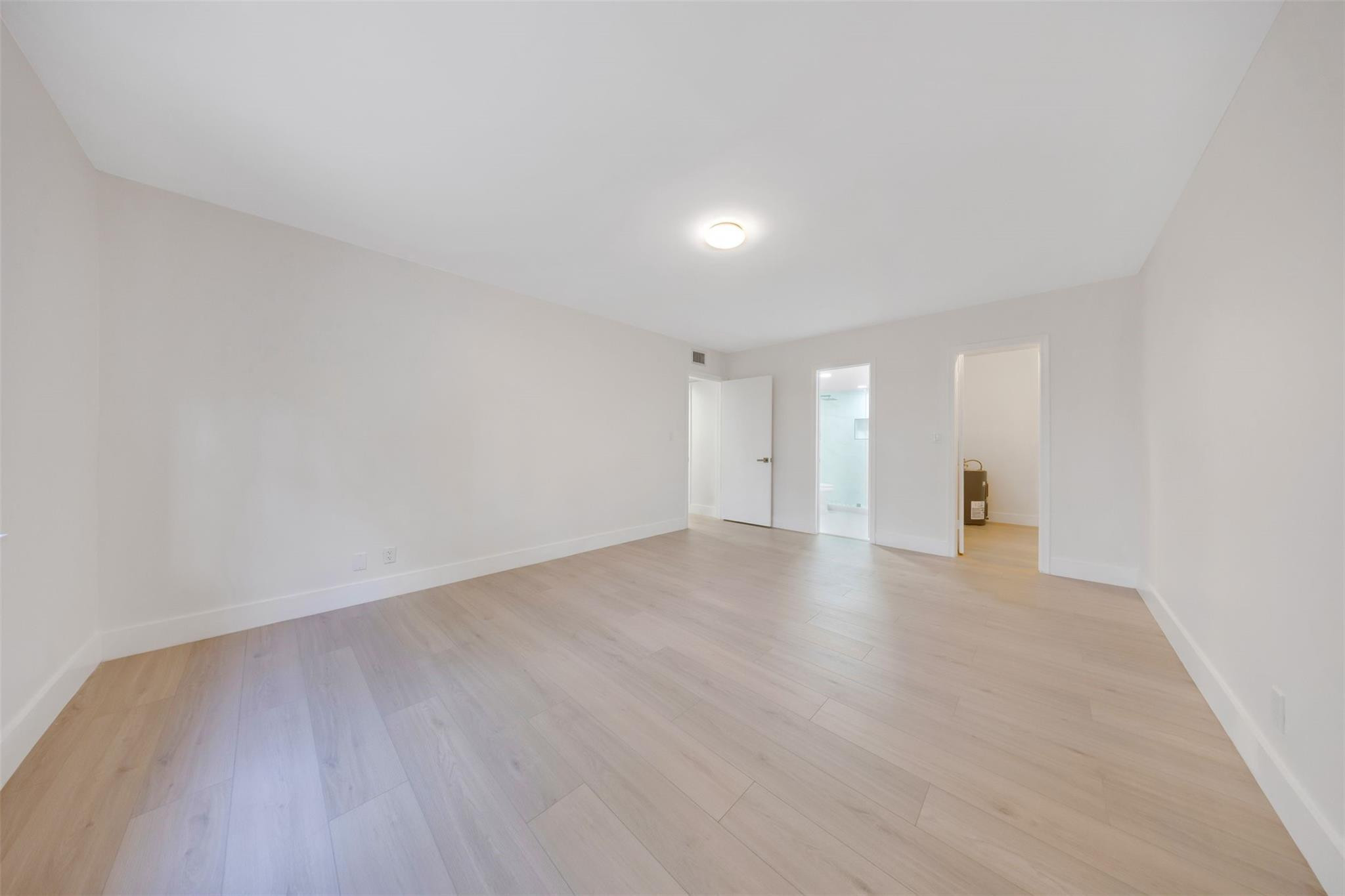 351 NE 19th Place 110K, Wilton Manors Unit: 110K