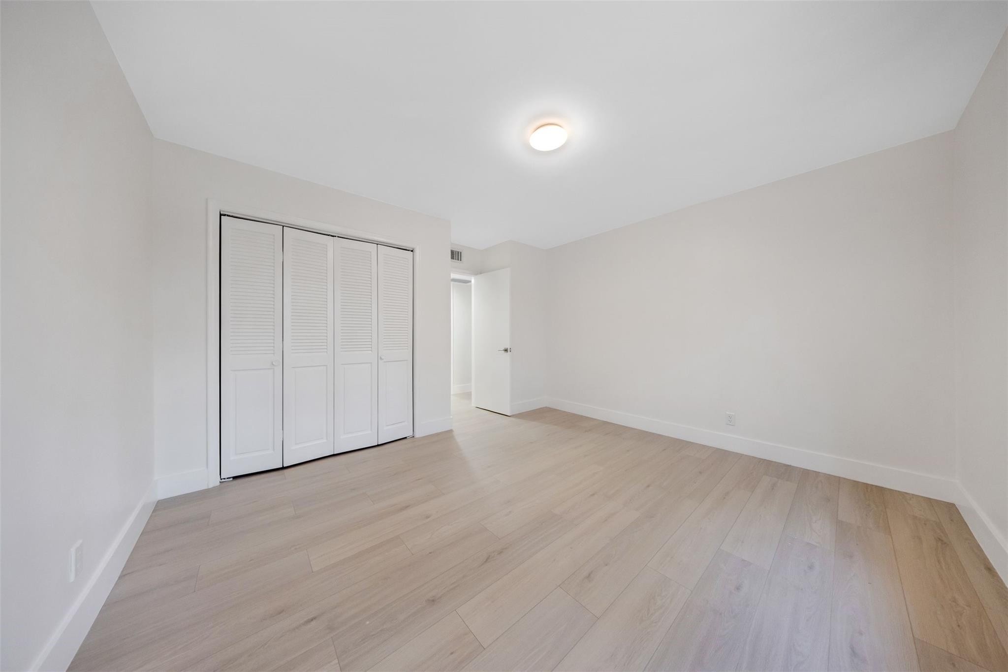 351 NE 19th Place 110K, Wilton Manors Unit: 110K