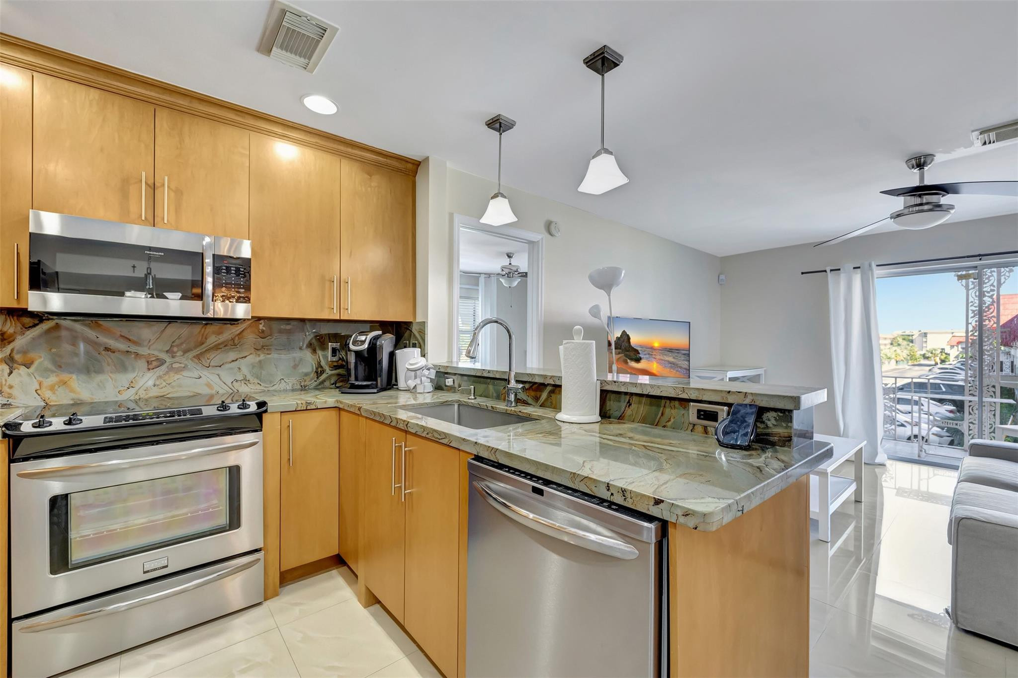 411 SE 8th Street 232, Deerfield Beach Unit: 232