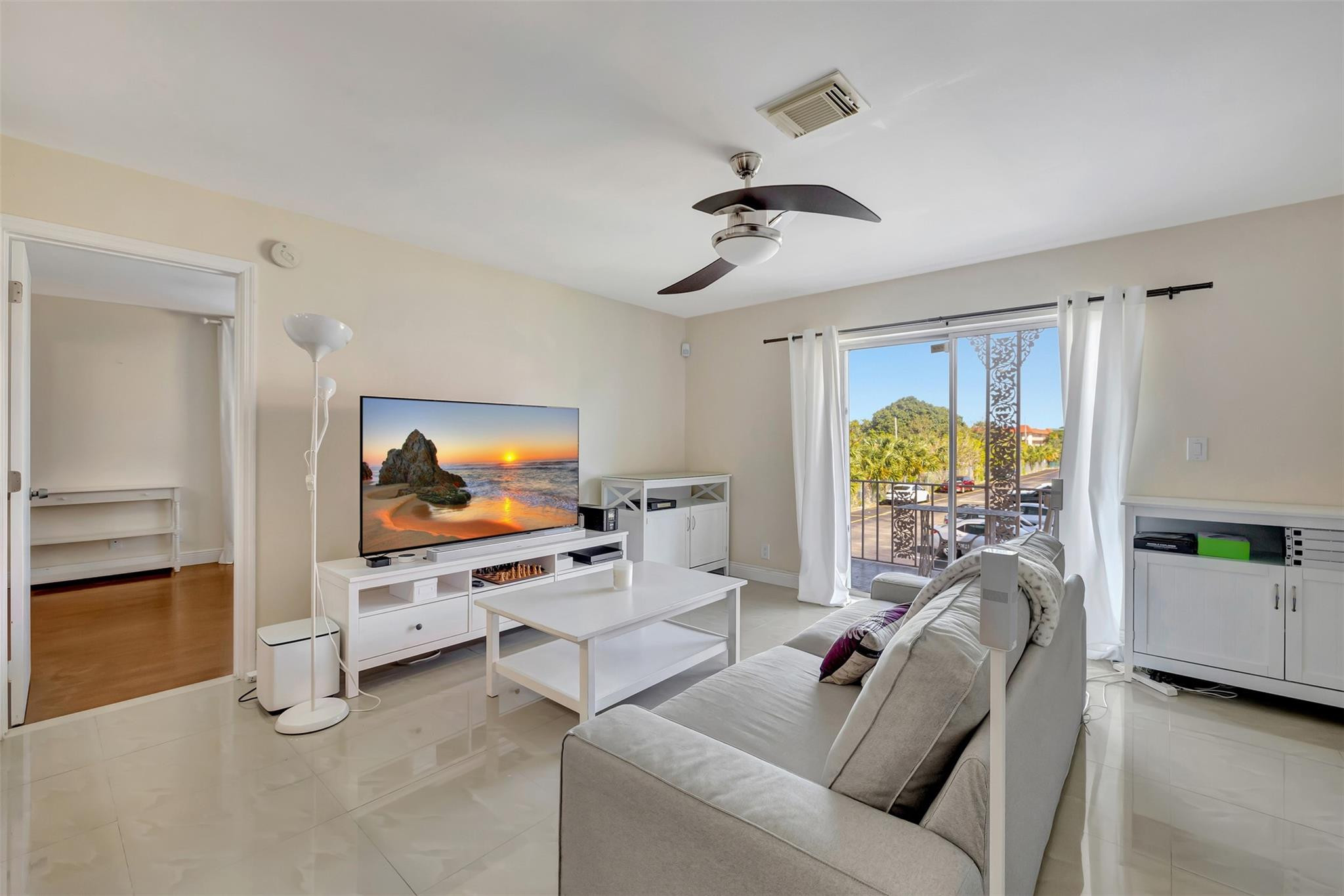 411 SE 8th Street 232, Deerfield Beach Unit: 232