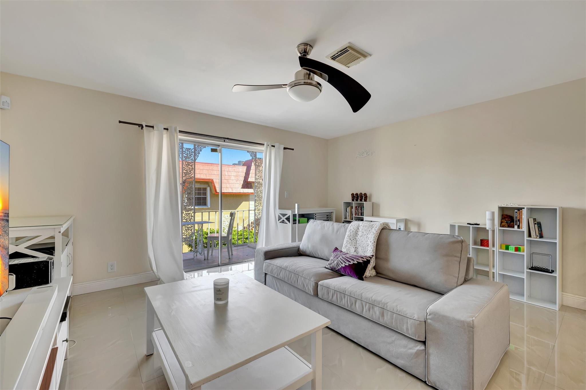 411 SE 8th Street 232, Deerfield Beach Unit: 232