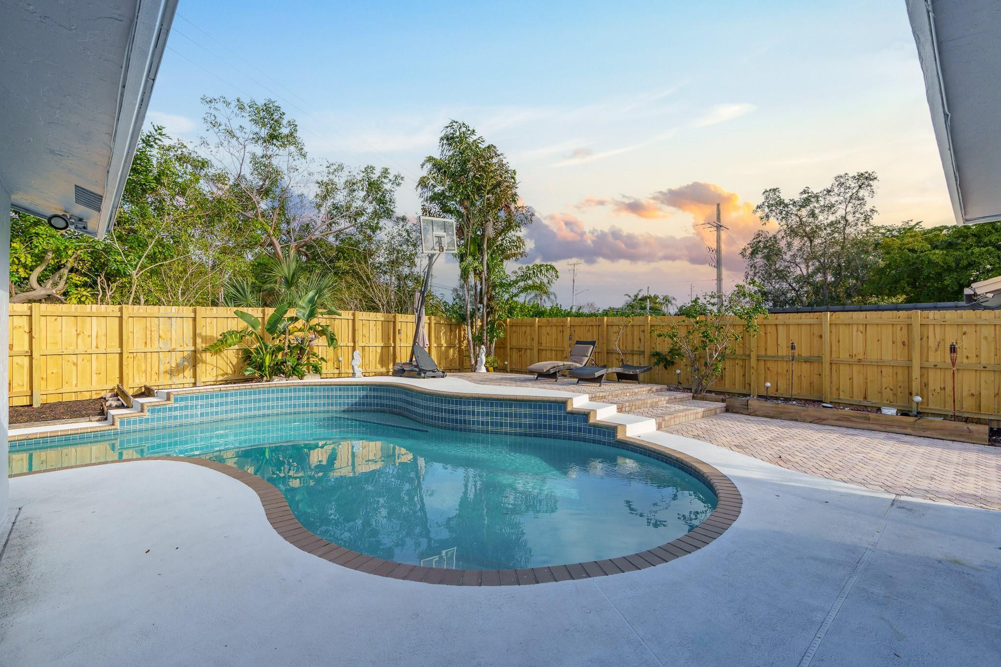 1480 SW 24th Ter