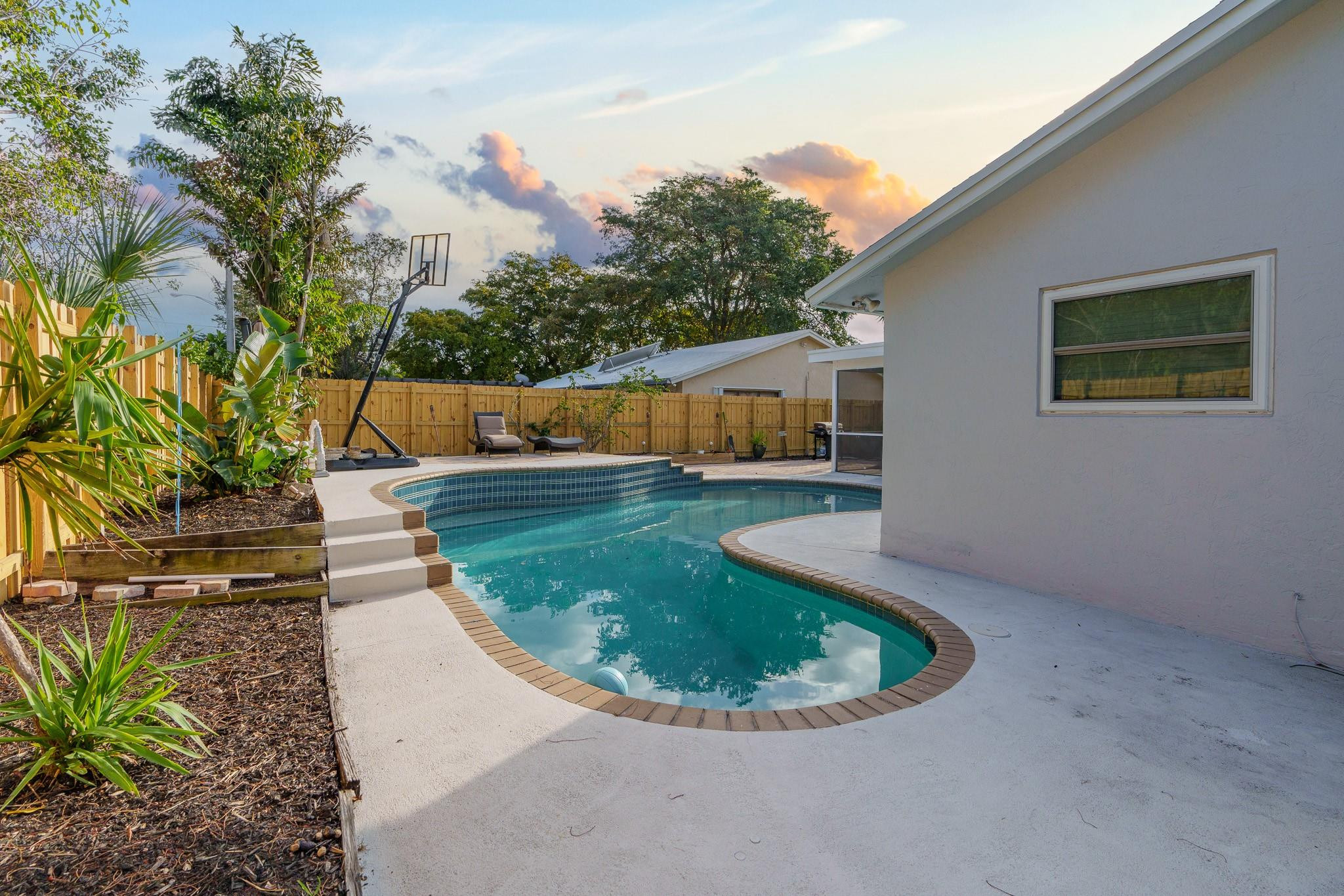 1480 SW 24th Ter