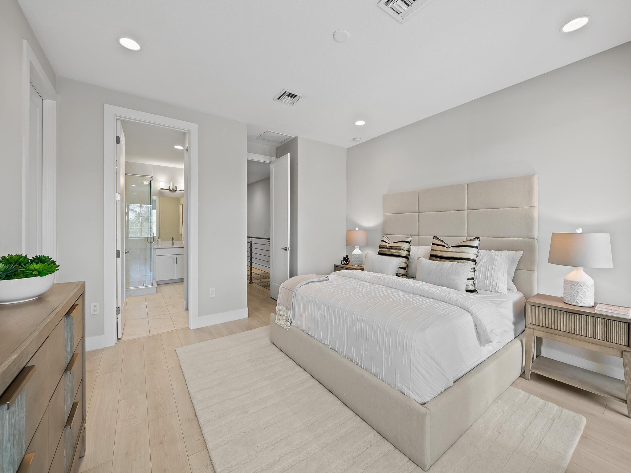 1406 SW 4th Ave 1406