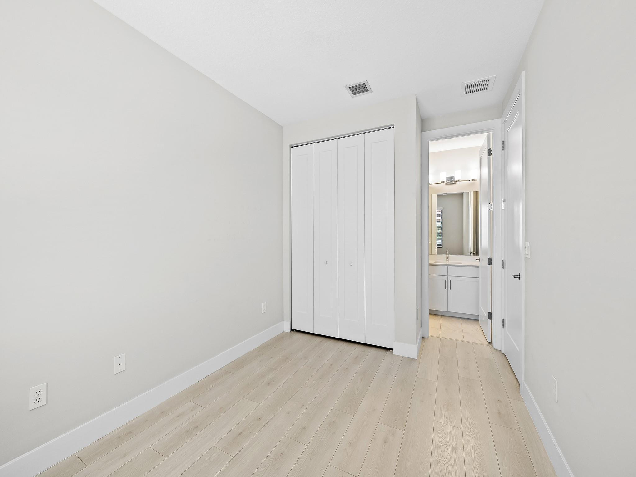 1406 SW 4th Ave 1406