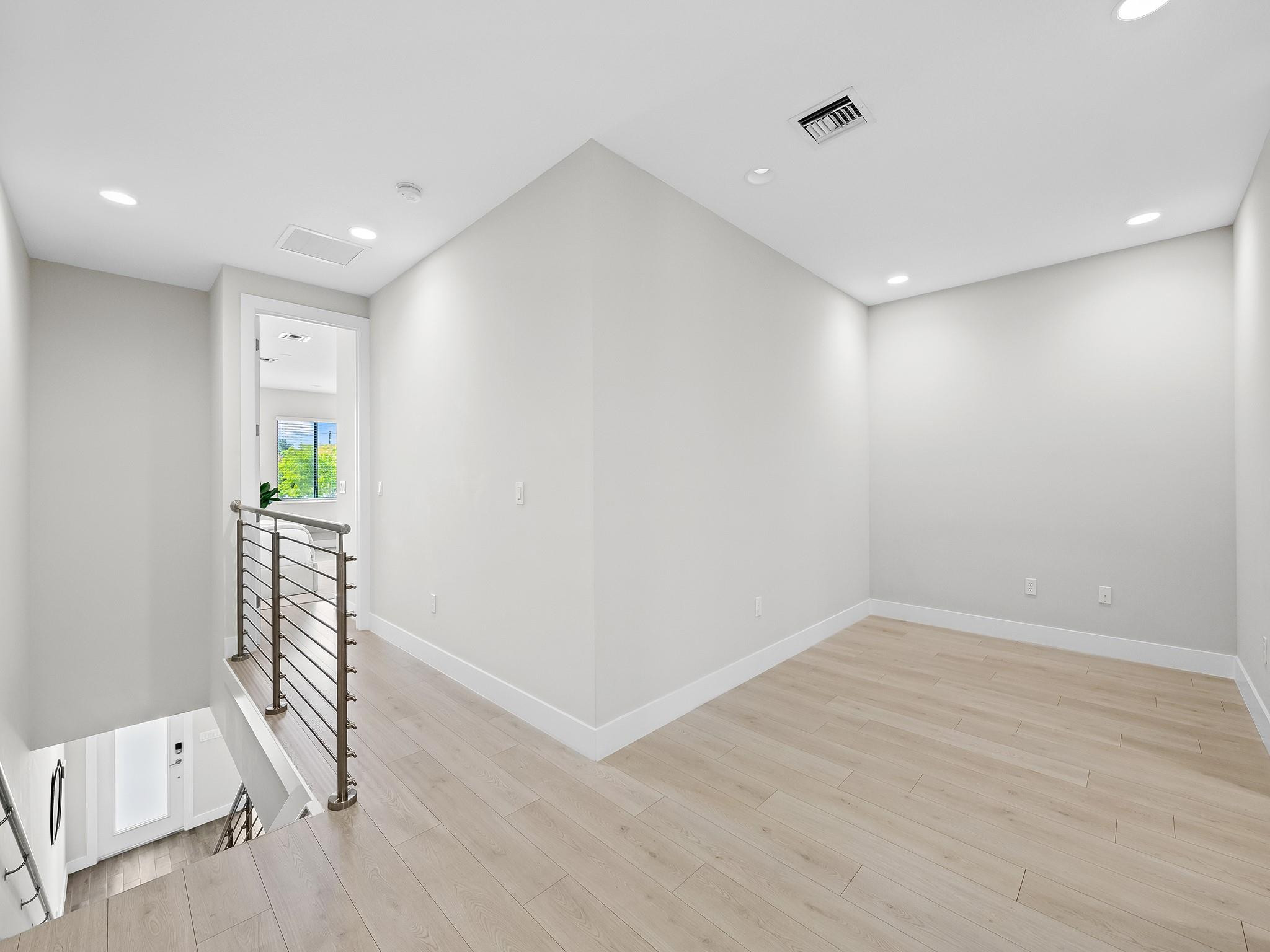 1406 SW 4th Ave 1406